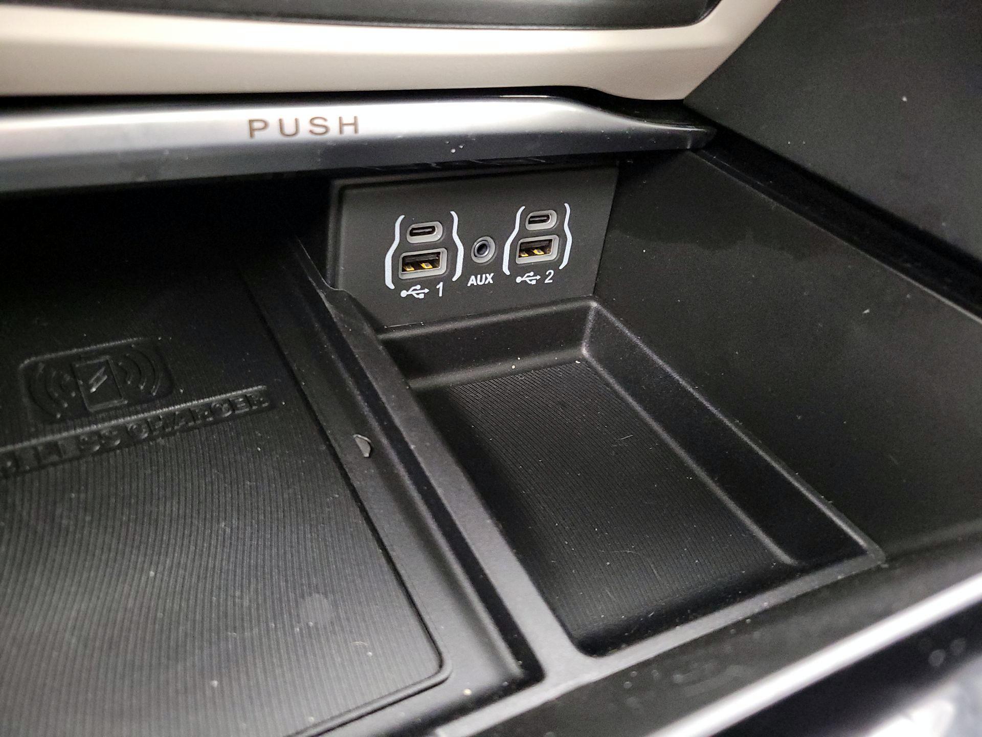 Thumbnail: 2023 Chrysler Pacifica - 19