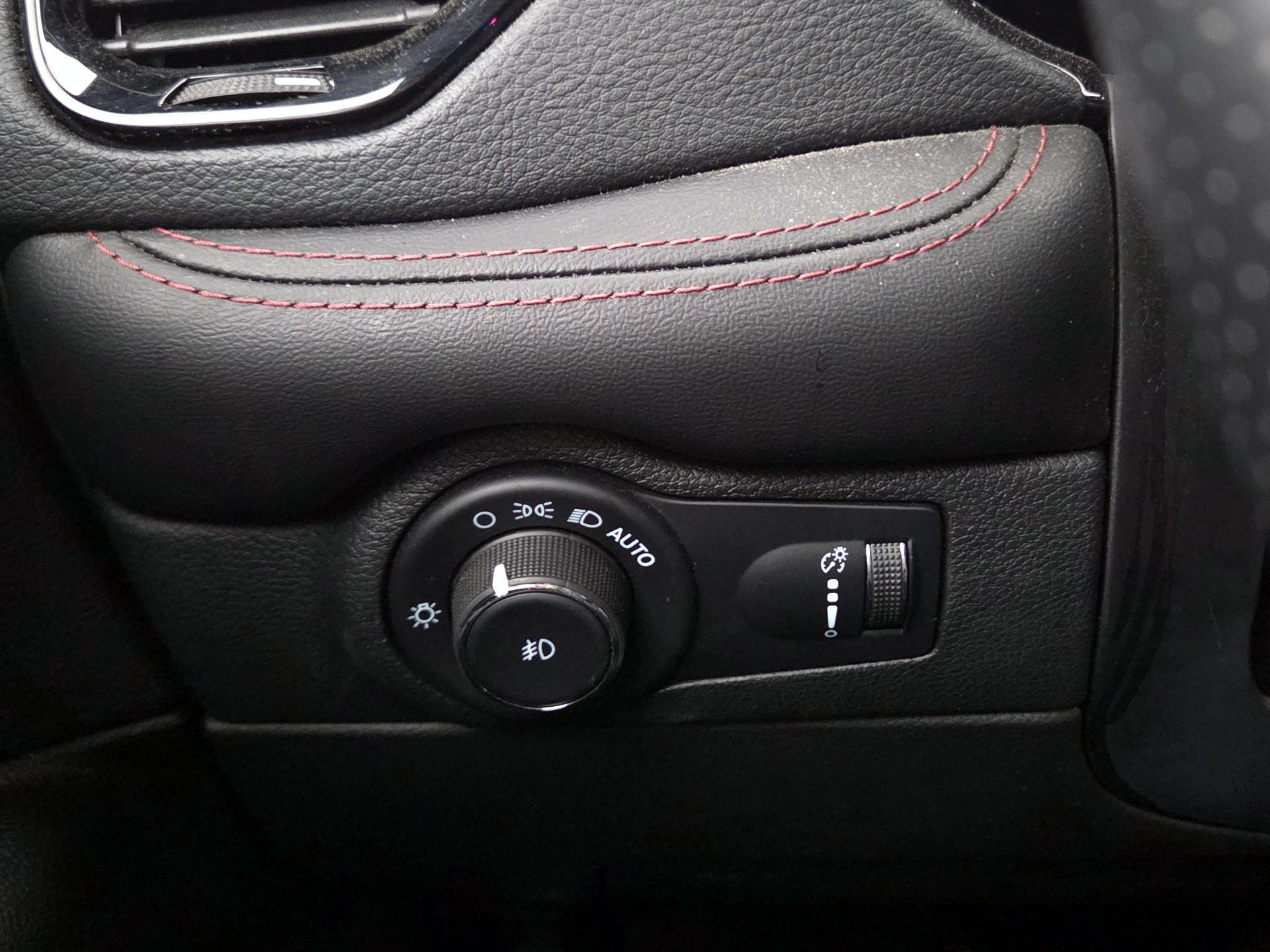 Thumbnail: 2022 Dodge Durango - 13