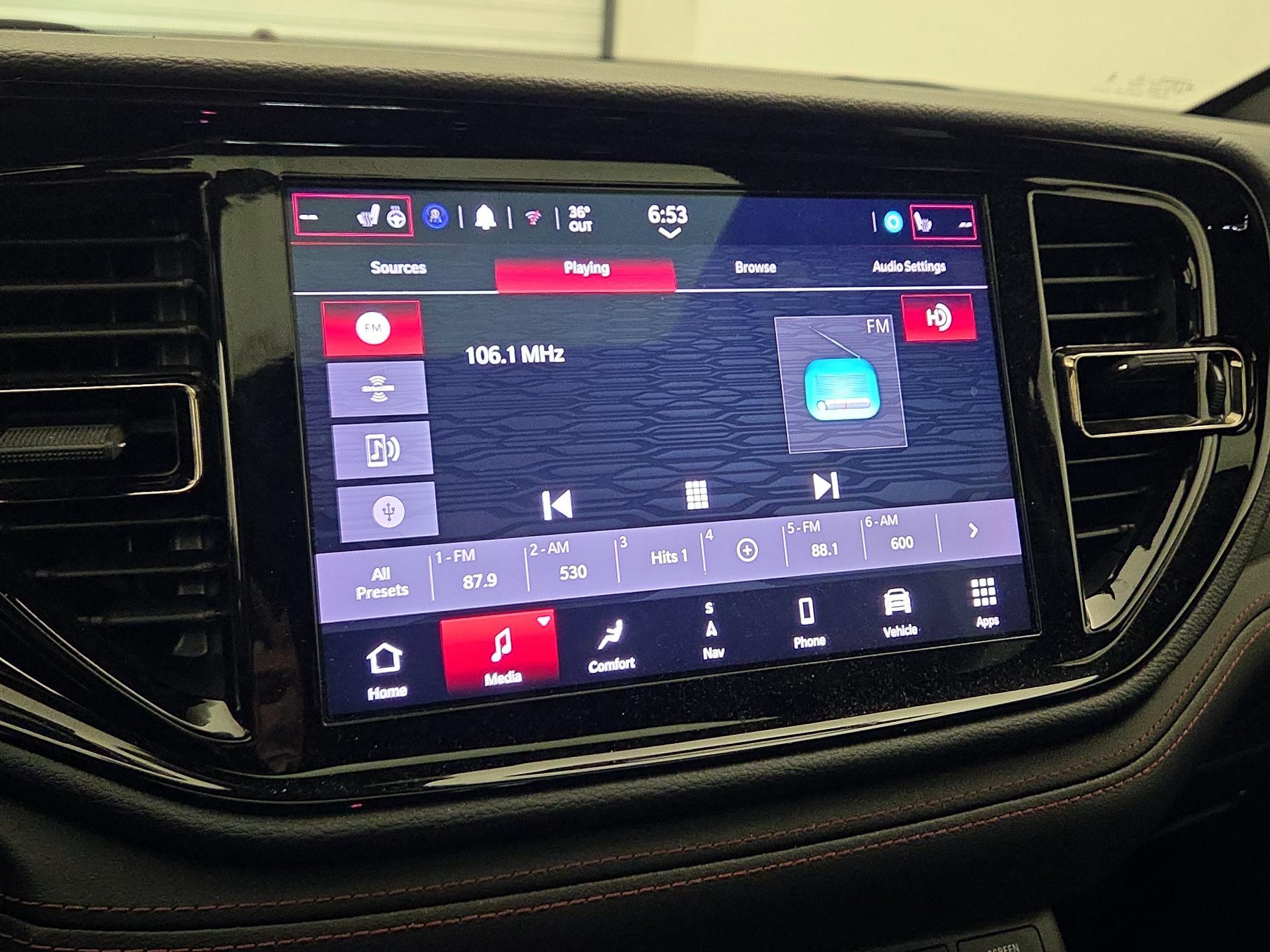 Thumbnail: 2022 Dodge Durango - 16