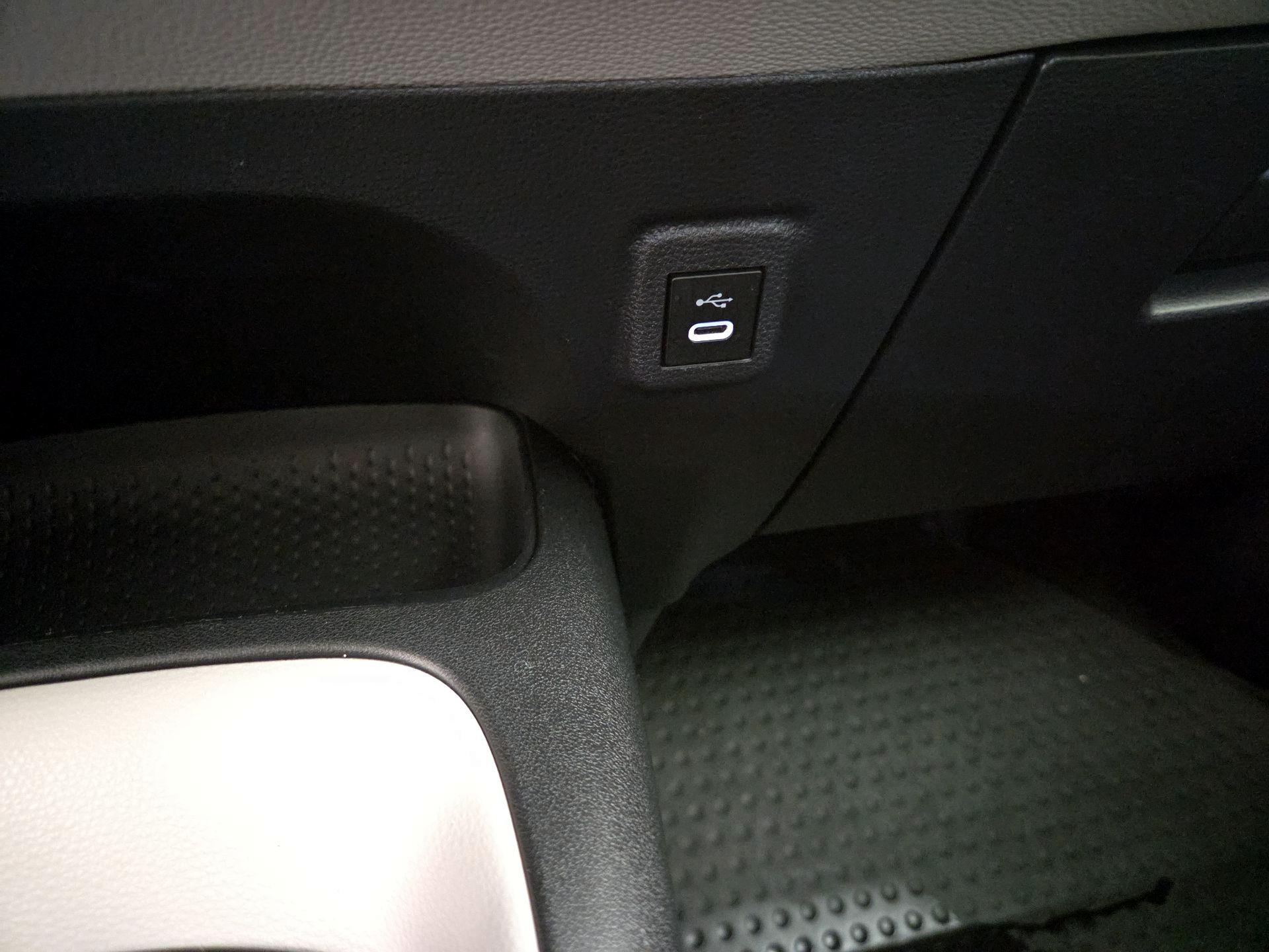 Thumbnail: 2024 Toyota Corolla - 18