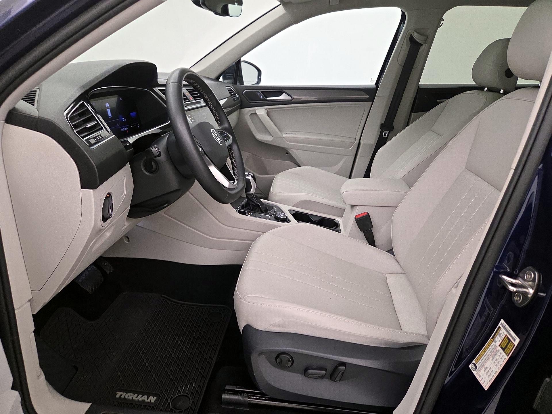 Thumbnail: 2022 Volkswagen Tiguan - 11