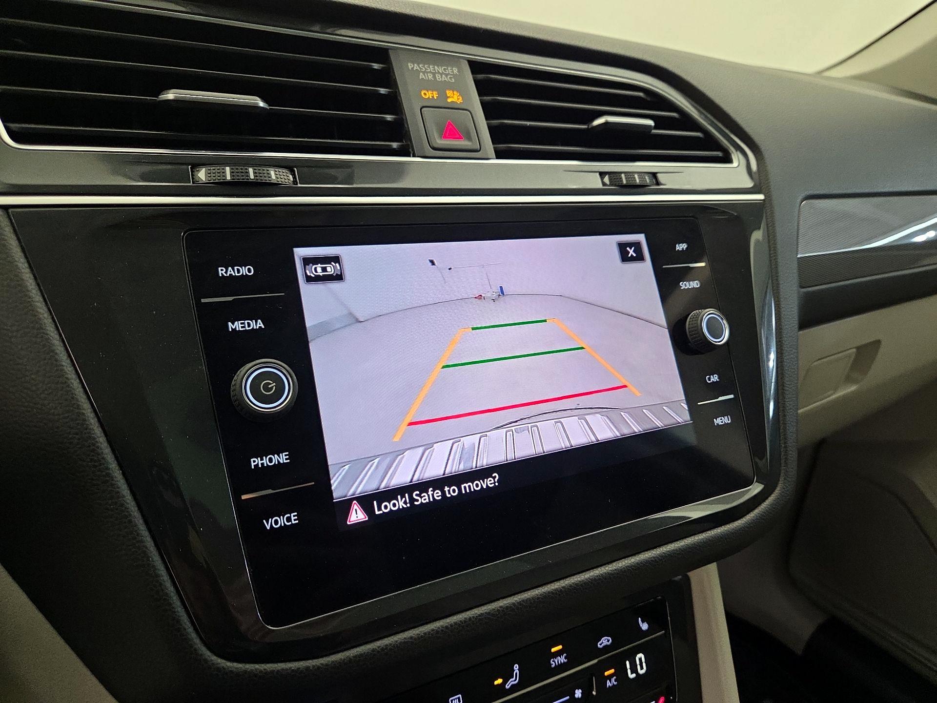 Thumbnail: 2022 Volkswagen Tiguan - 14