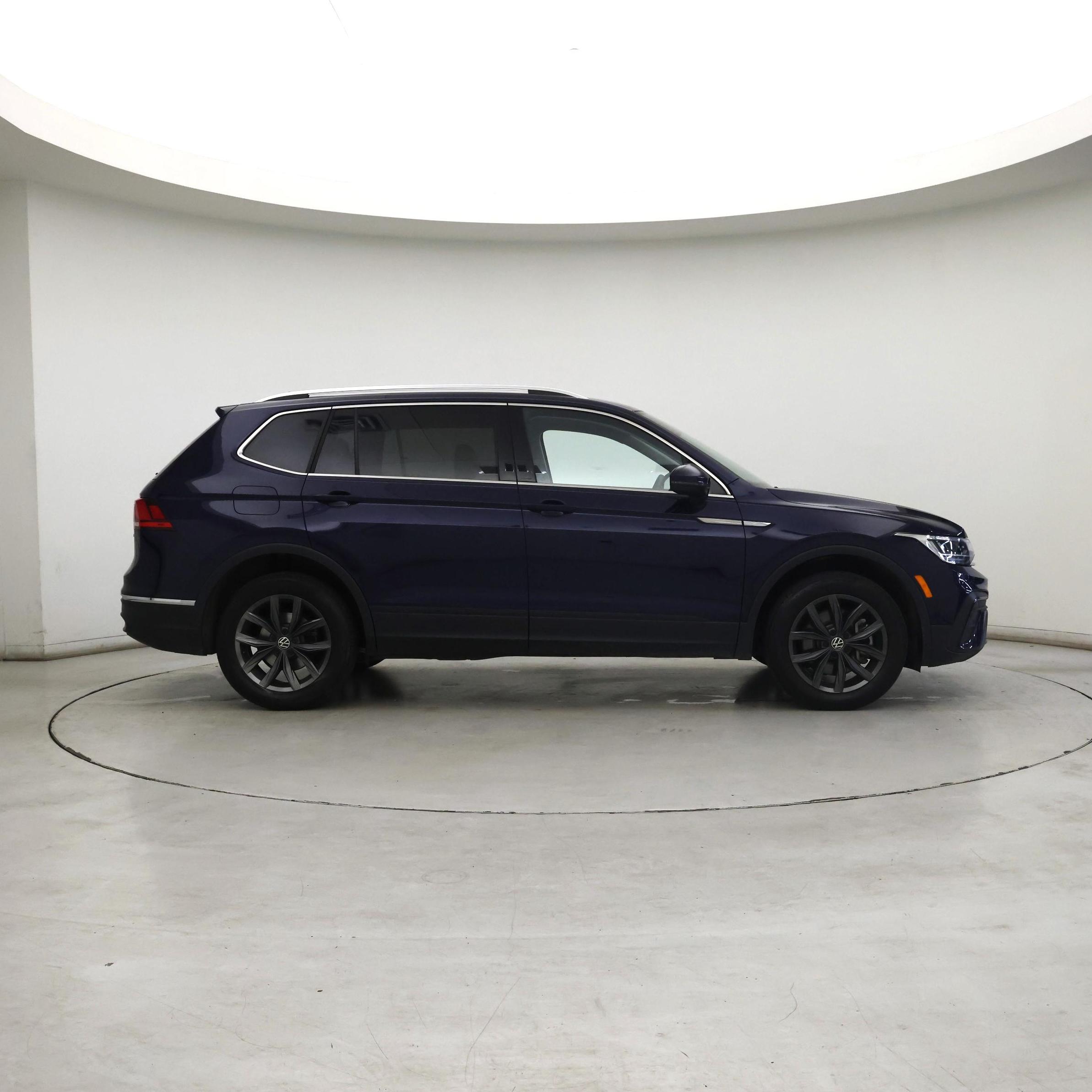 Thumbnail: 2022 Volkswagen Tiguan - 7