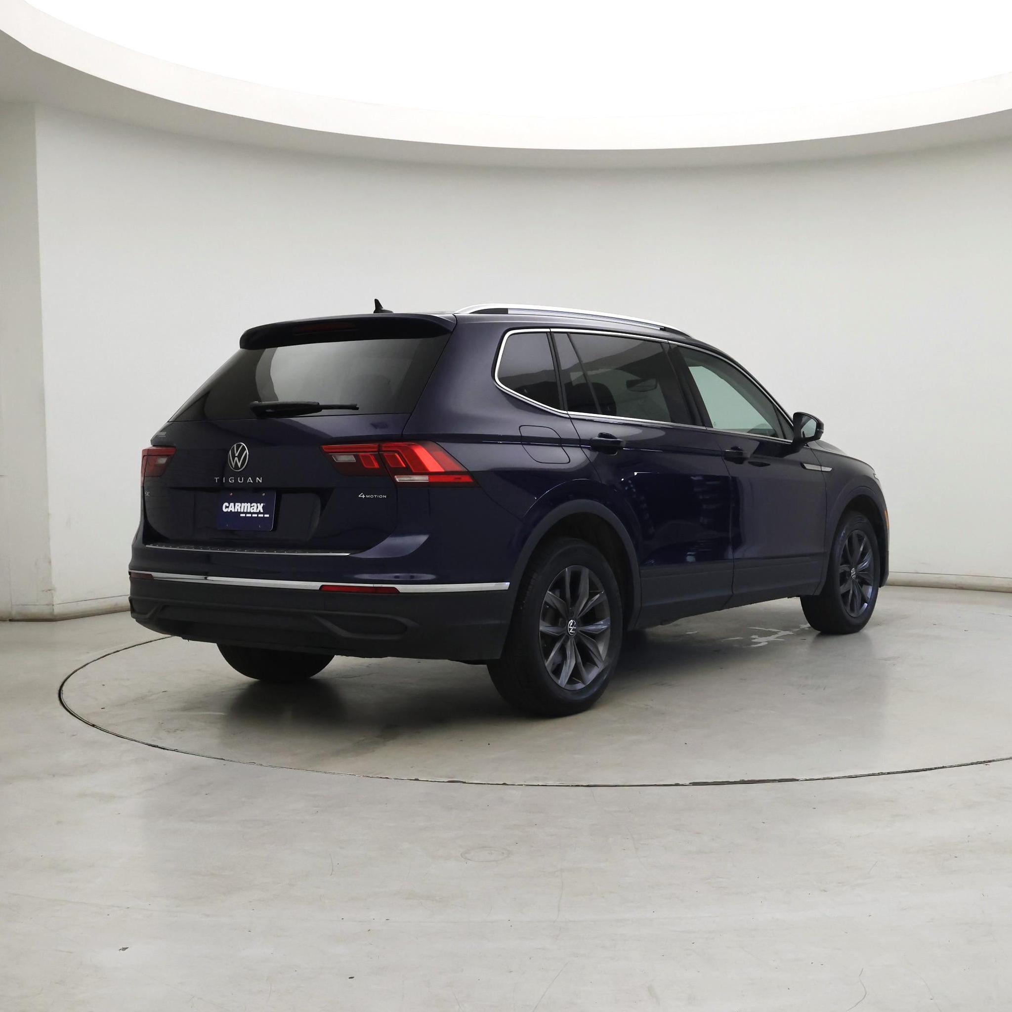 Thumbnail: 2022 Volkswagen Tiguan - 8