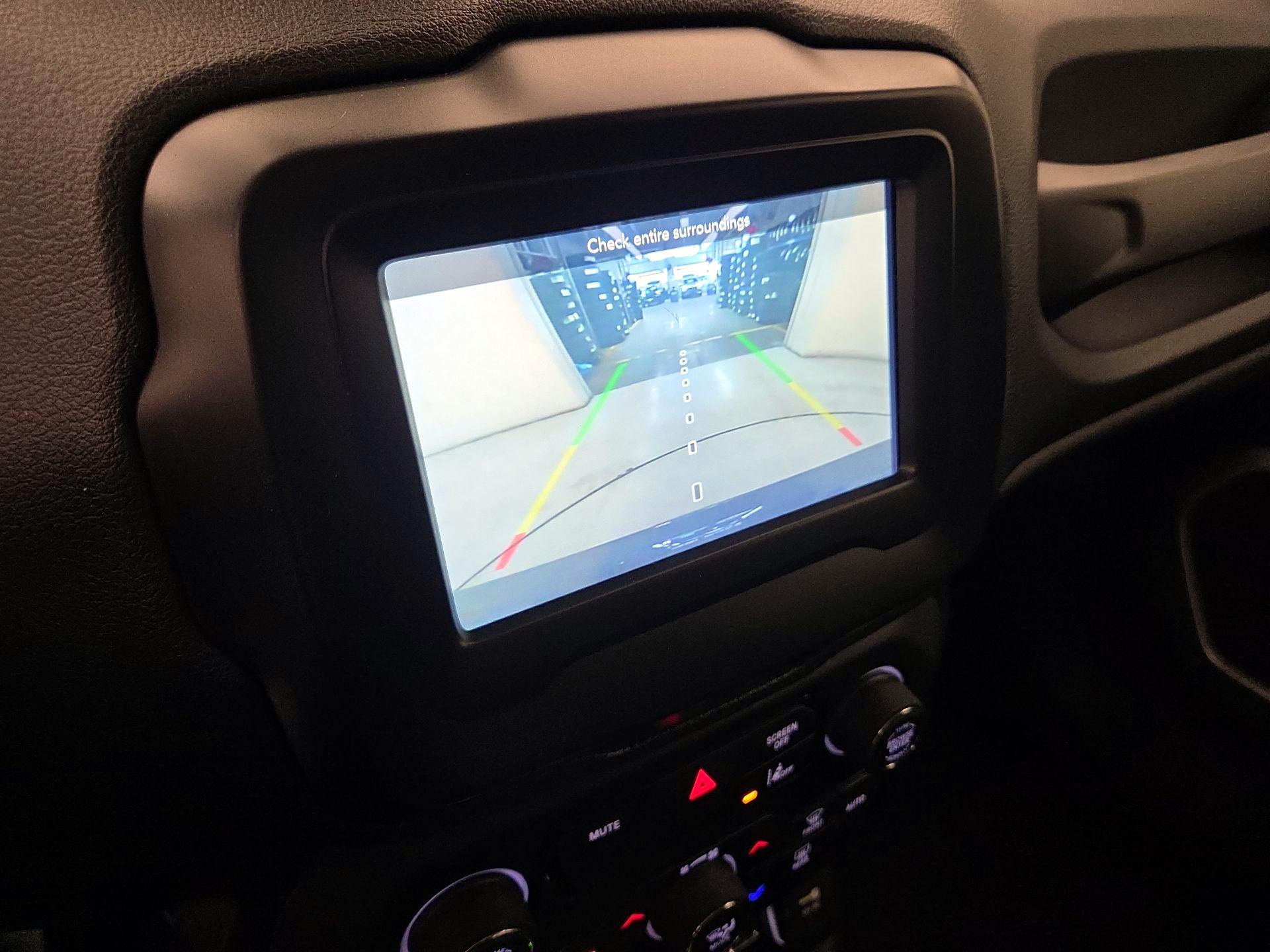 Thumbnail: 2021 Jeep Renegade - 14