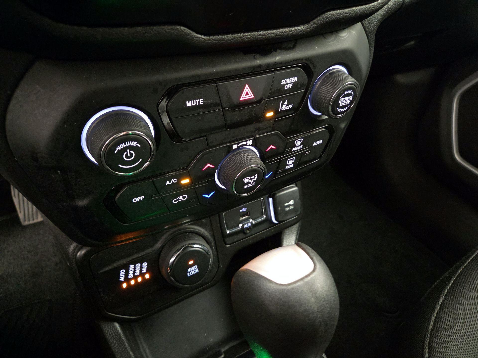 Thumbnail: 2021 Jeep Renegade - 16