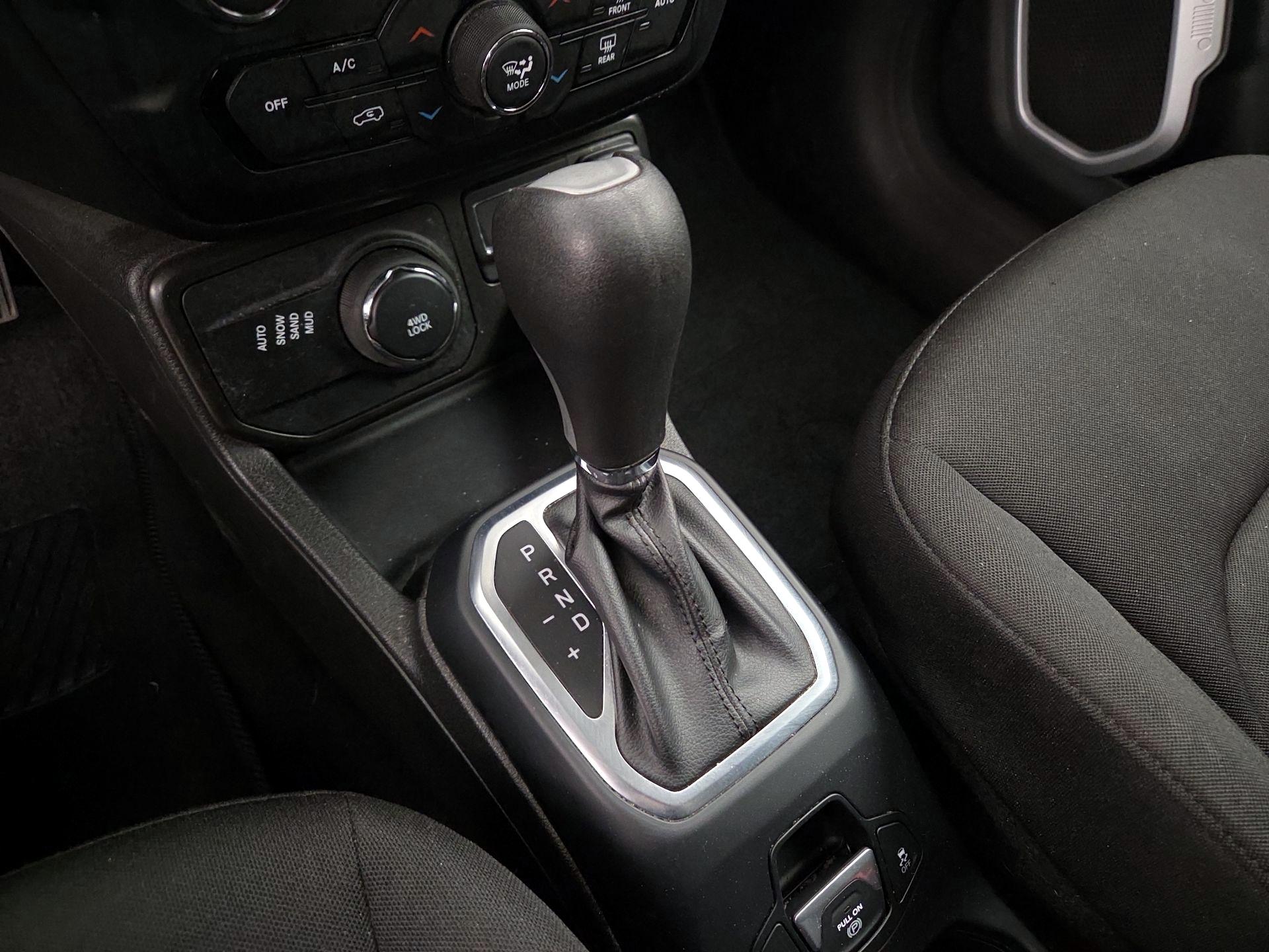 Thumbnail: 2021 Jeep Renegade - 17