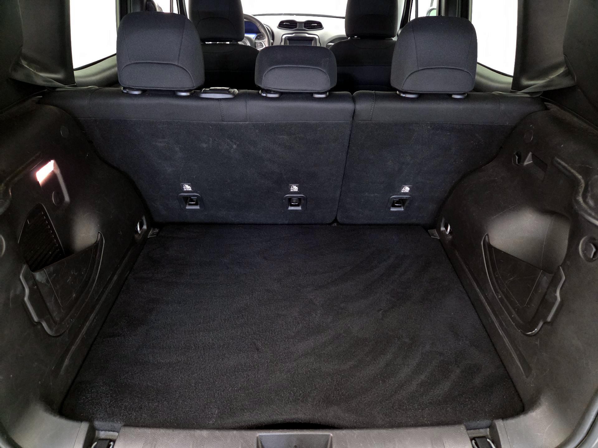 Thumbnail: 2021 Jeep Renegade - 20