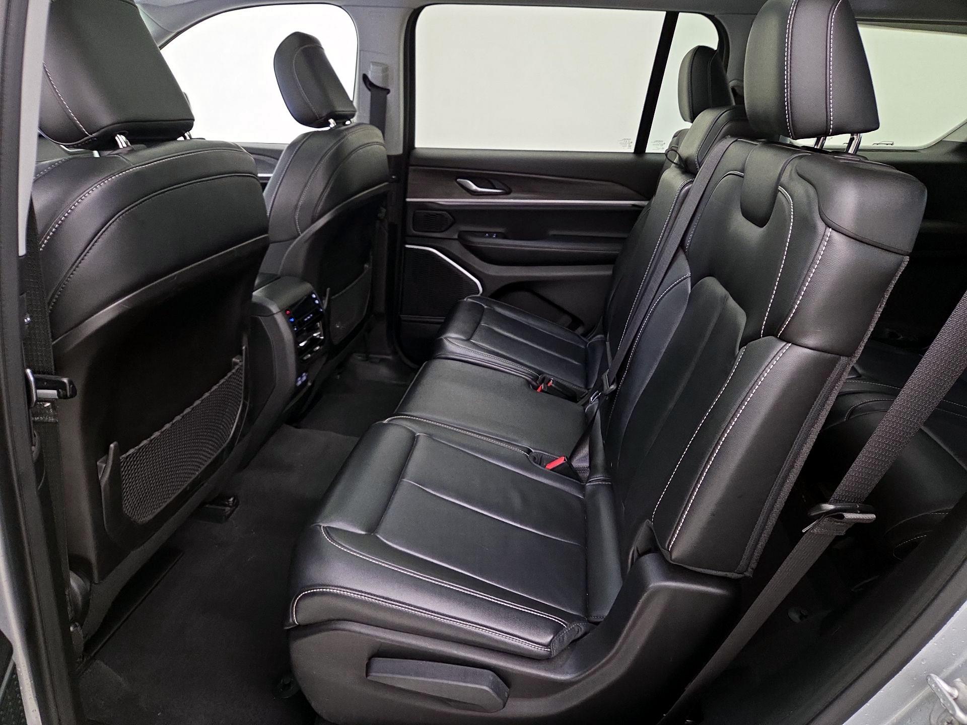 Thumbnail: 2021 Jeep Grand Cherokee L - 20