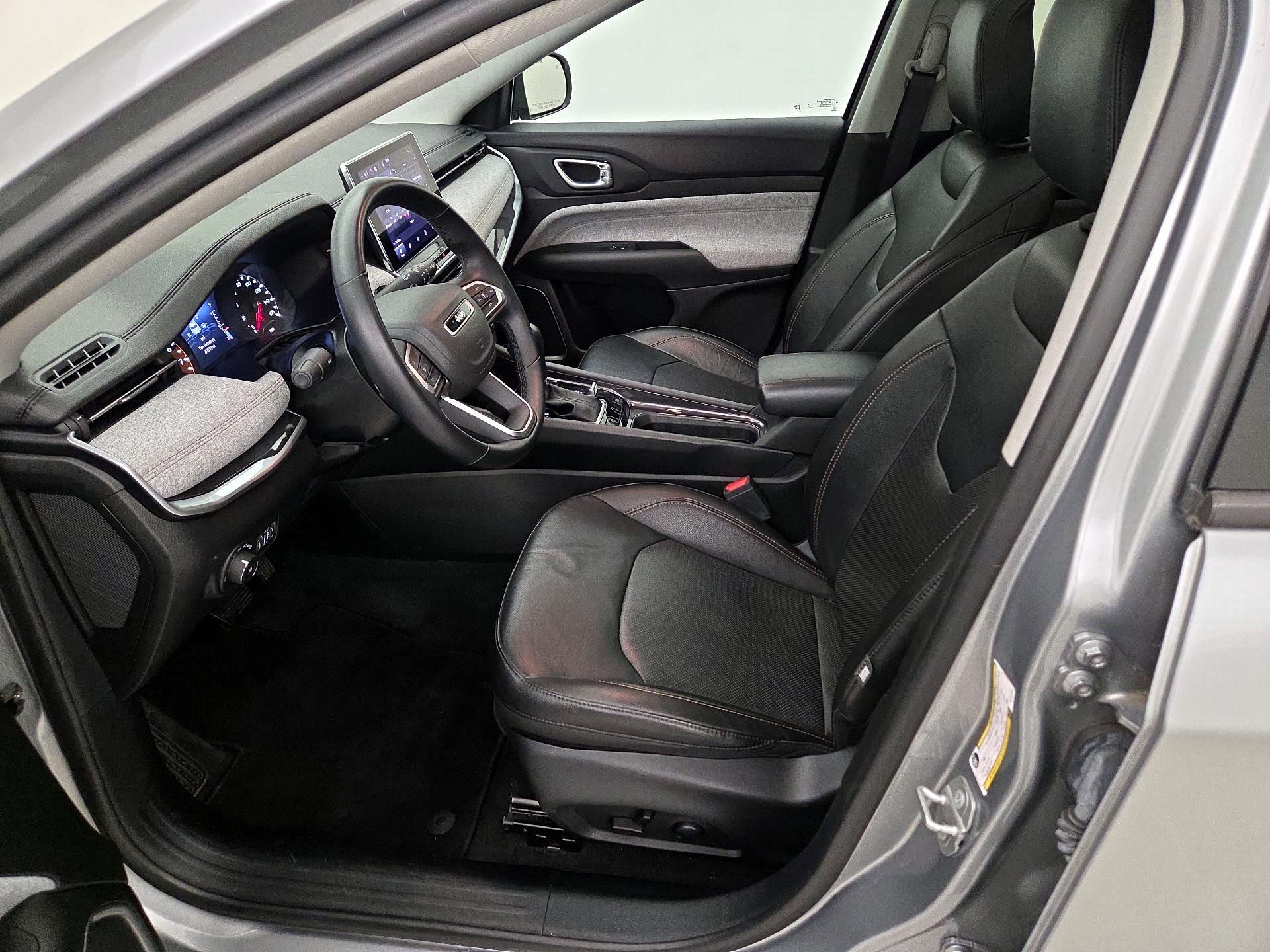 Thumbnail: 2022 Jeep Compass - 11