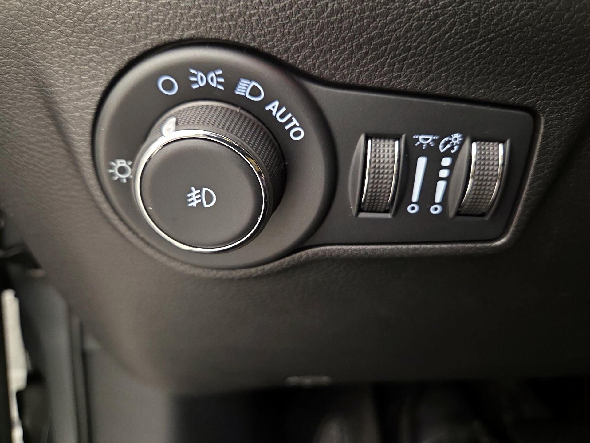 Thumbnail: 2022 Jeep Compass - 13