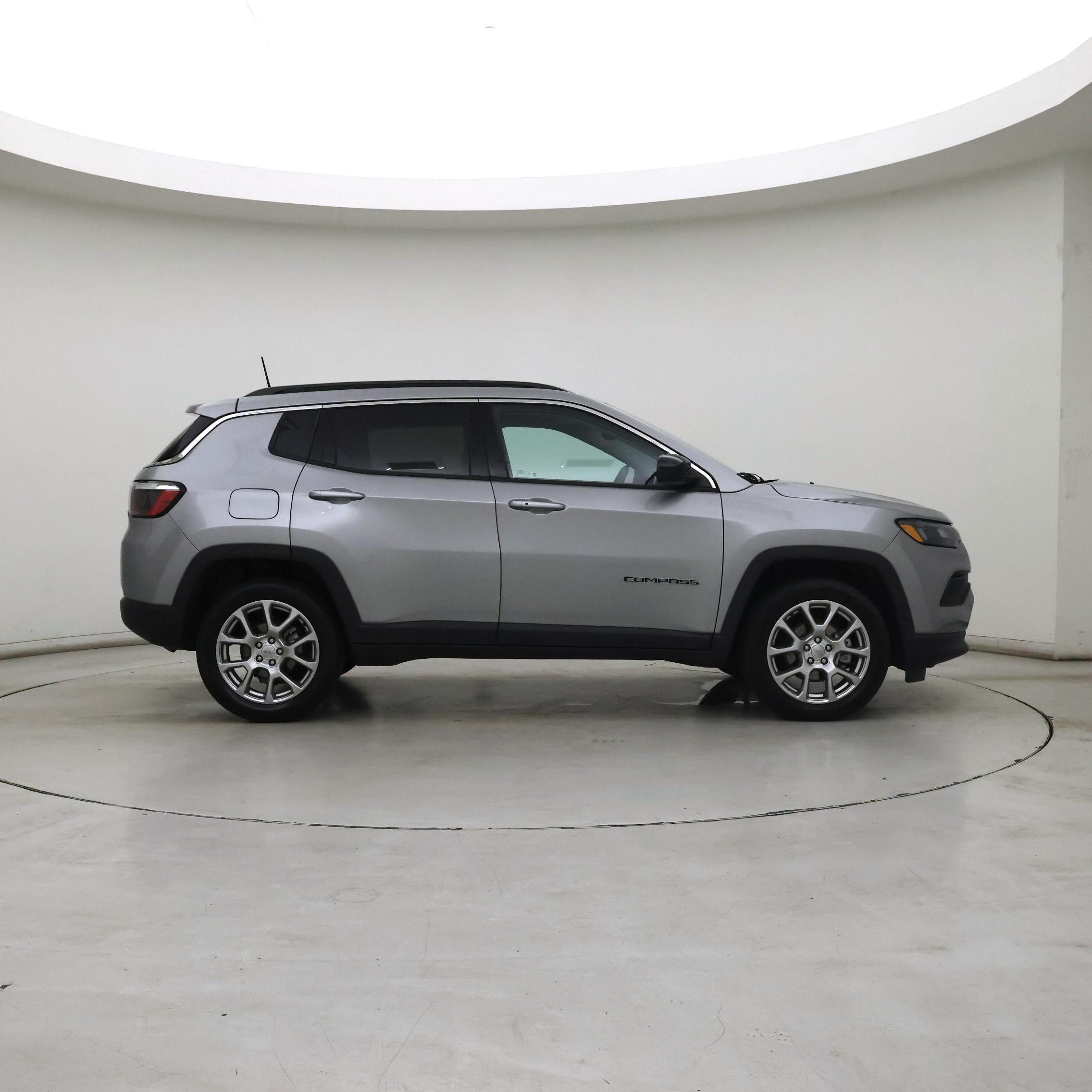 Thumbnail: 2022 Jeep Compass - 7