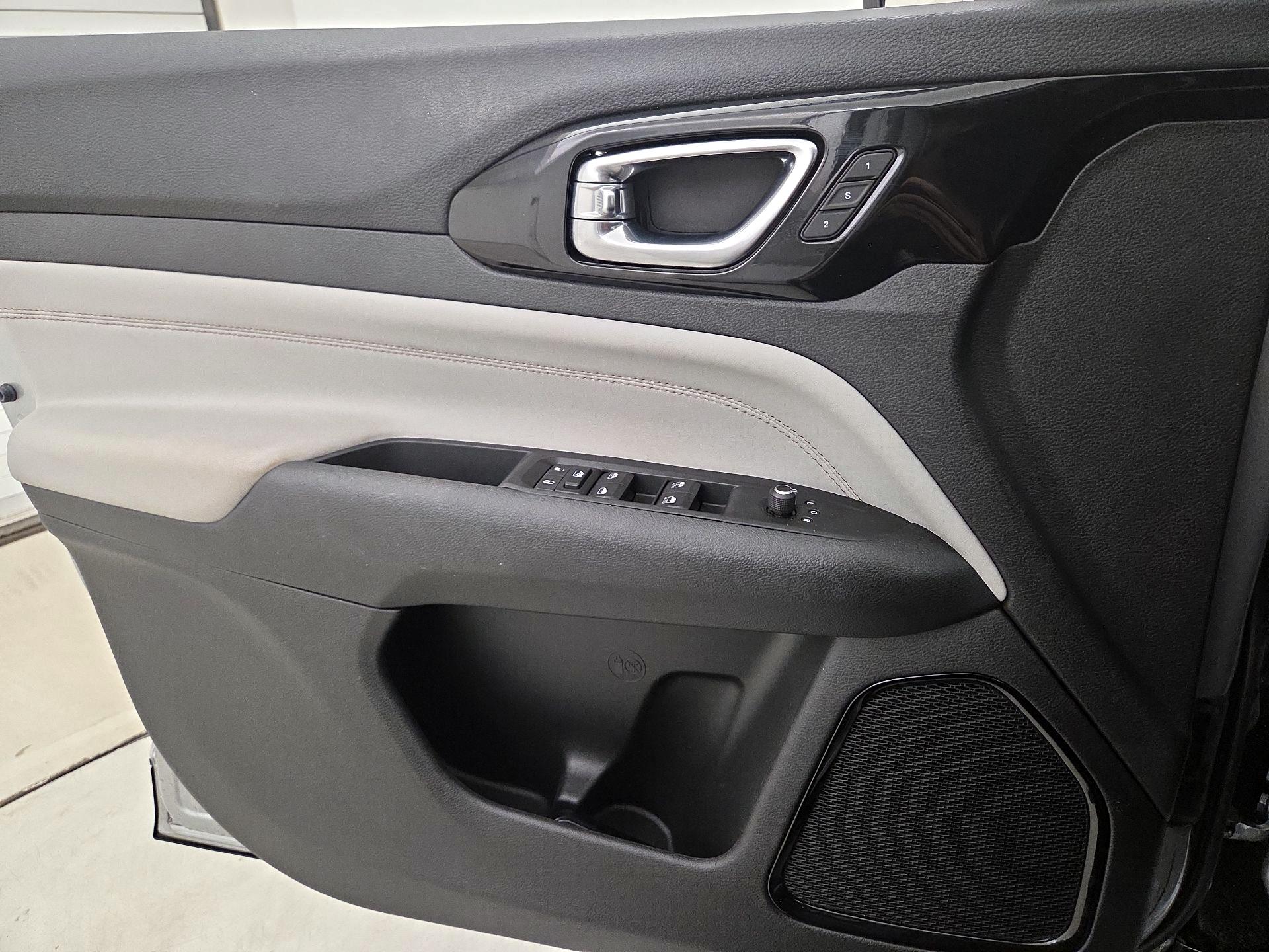 Thumbnail: 2022 Jeep Compass - 12