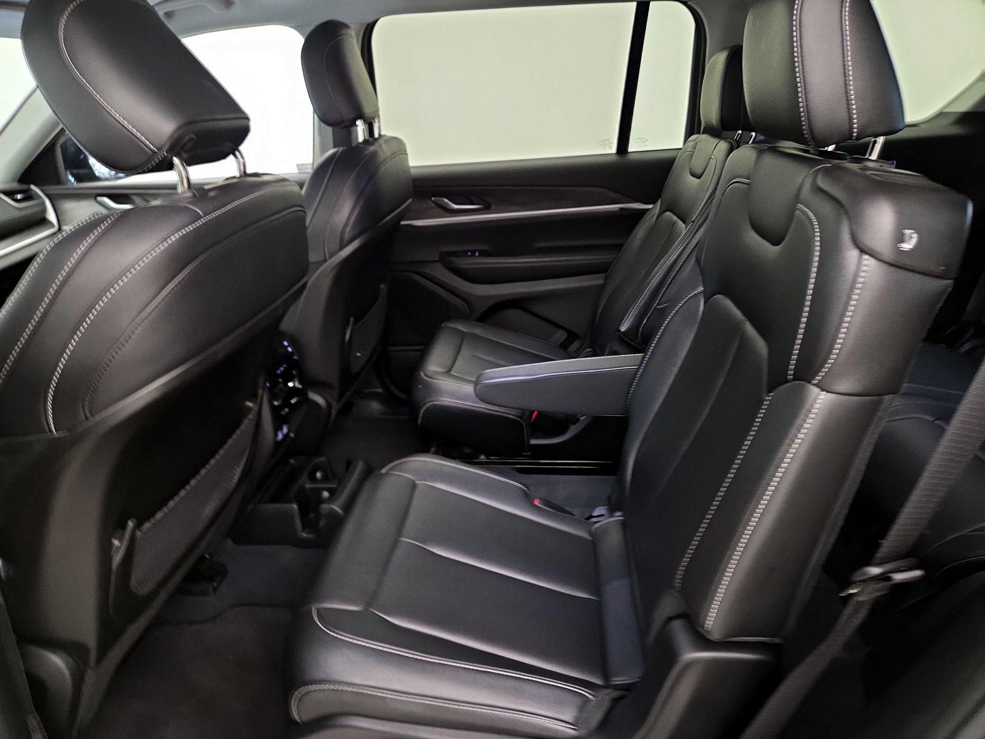 Thumbnail: 2023 Jeep Grand Cherokee L - 20