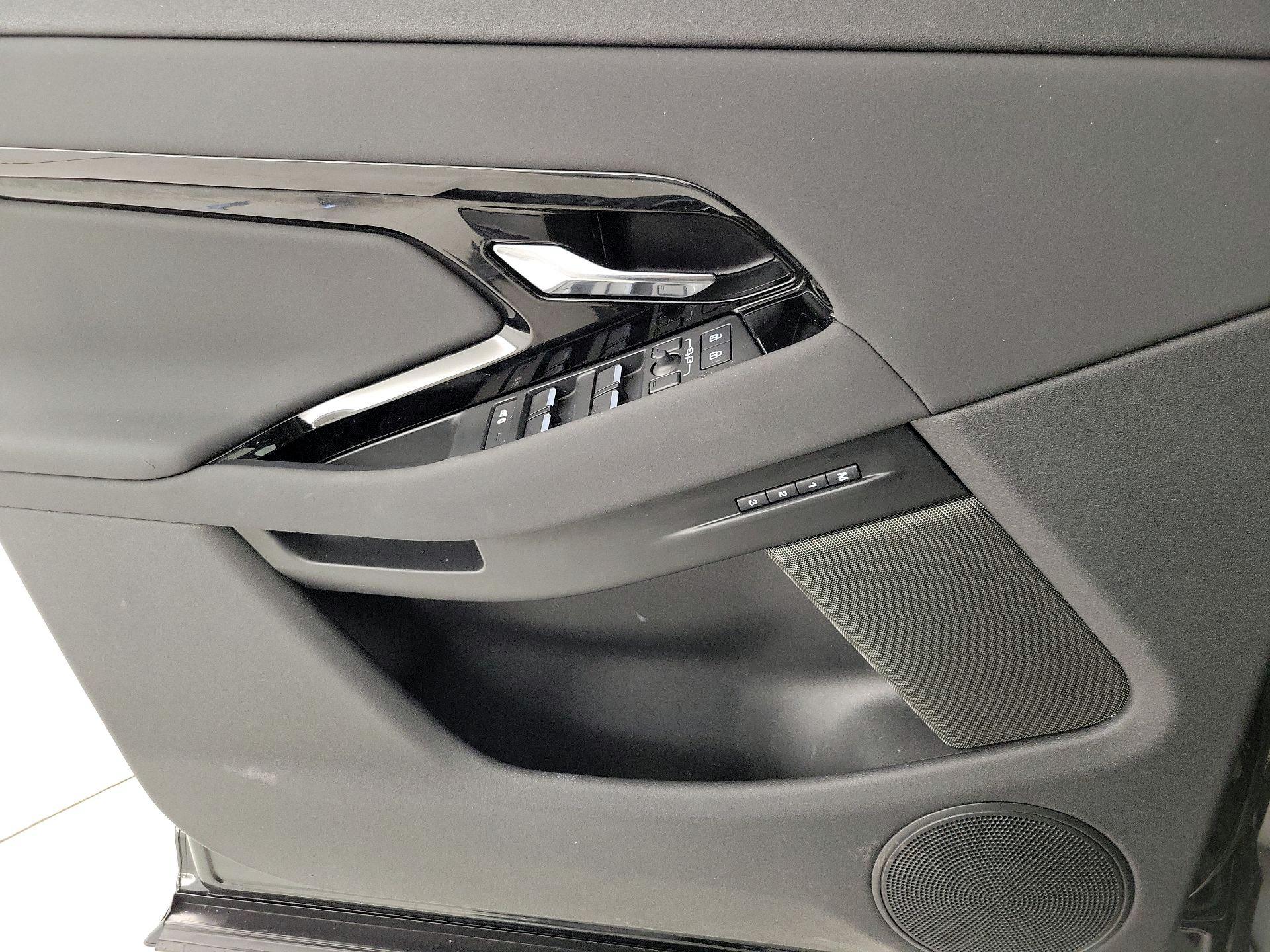 Thumbnail: 2024 Land Rover Range Rover Evoque - 12