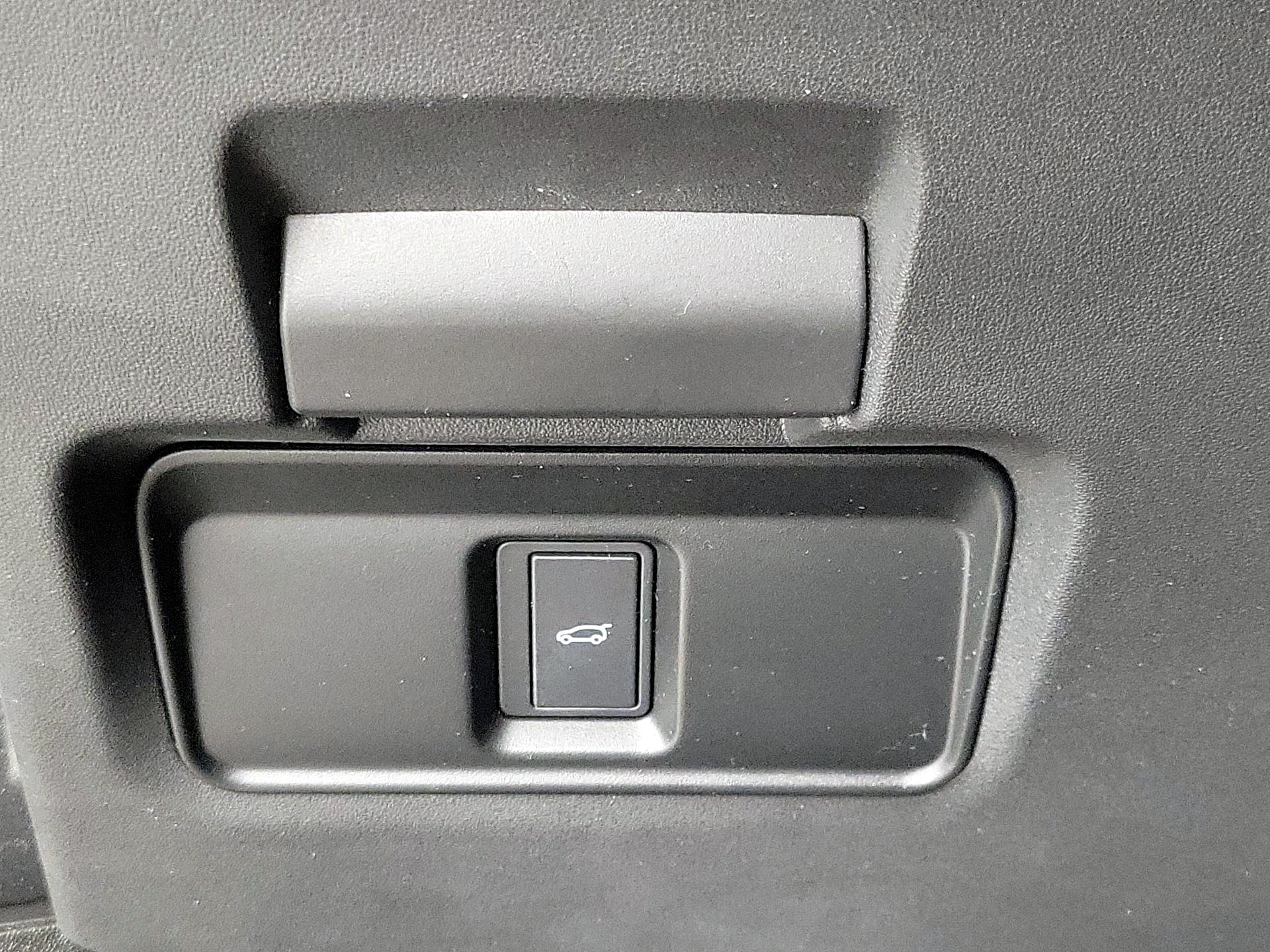 Thumbnail: 2024 Land Rover Range Rover Evoque - 13