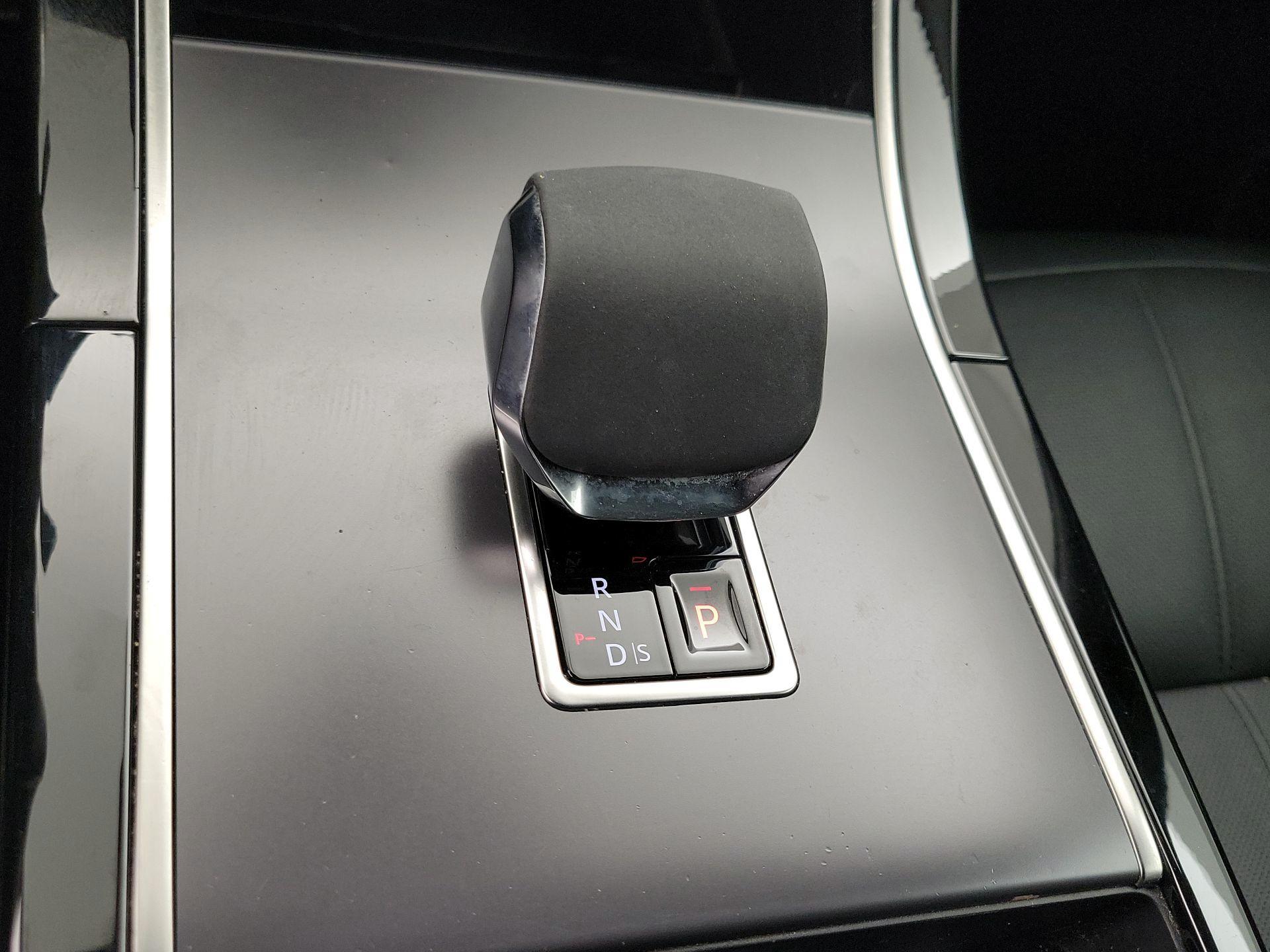 Thumbnail: 2024 Land Rover Range Rover Evoque - 18