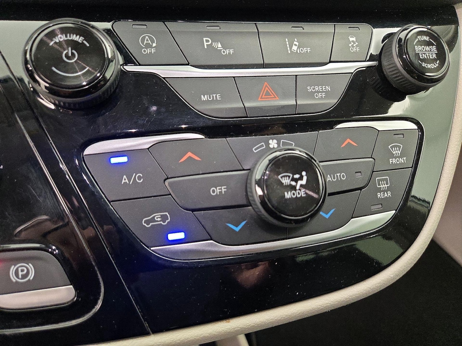 2023 Chrysler Pacifica Touring L - Photo 17