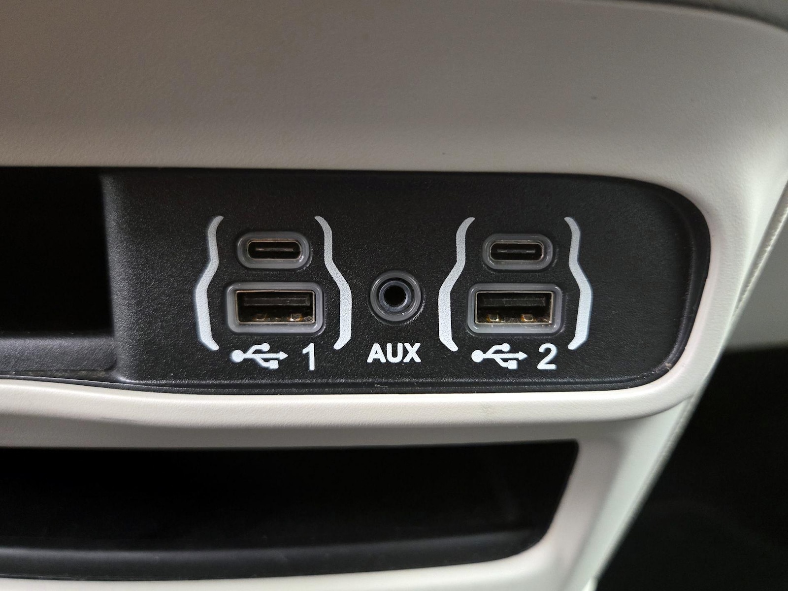 2023 Chrysler Pacifica Touring L - Photo 19
