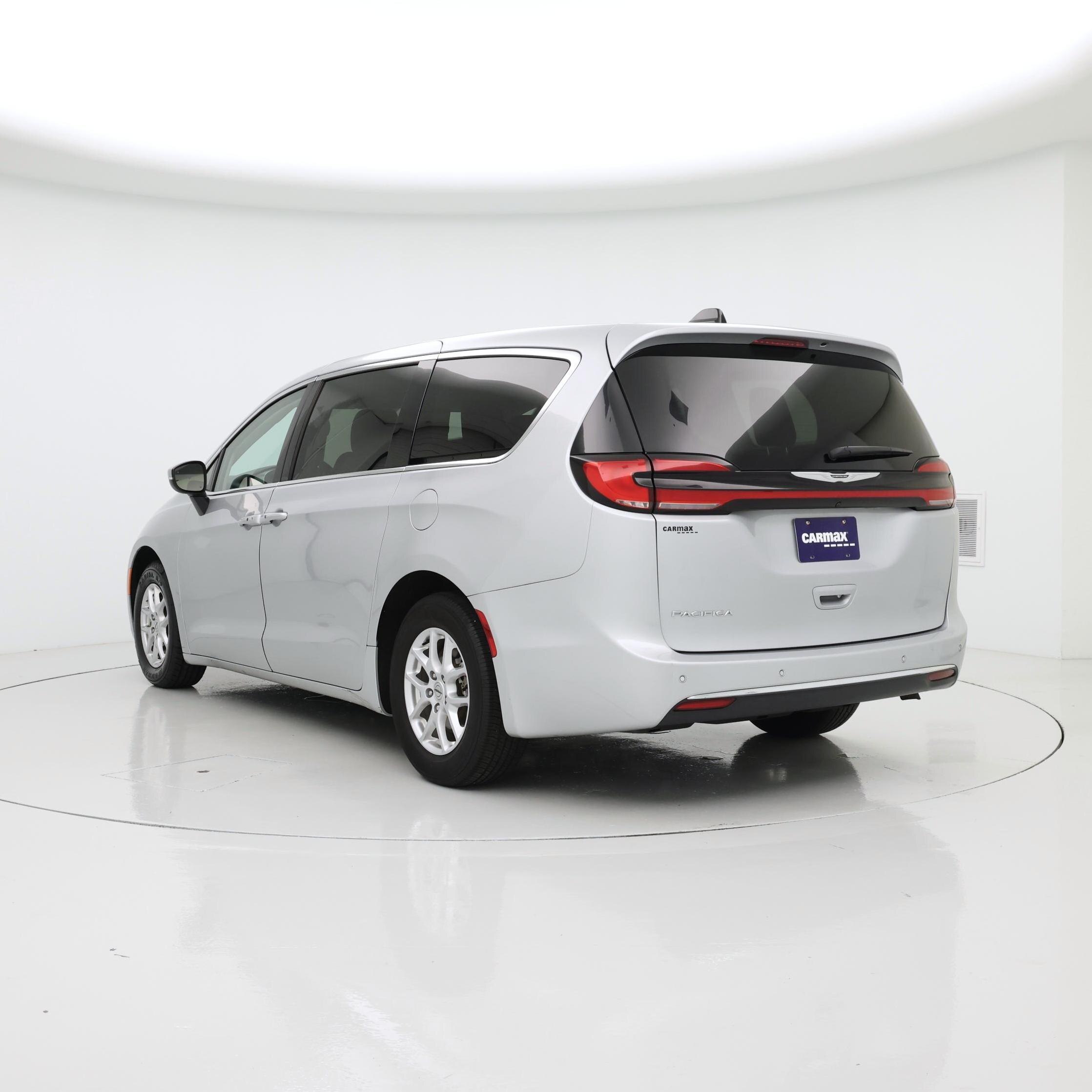 Thumbnail: 2023 Chrysler Pacifica - 2