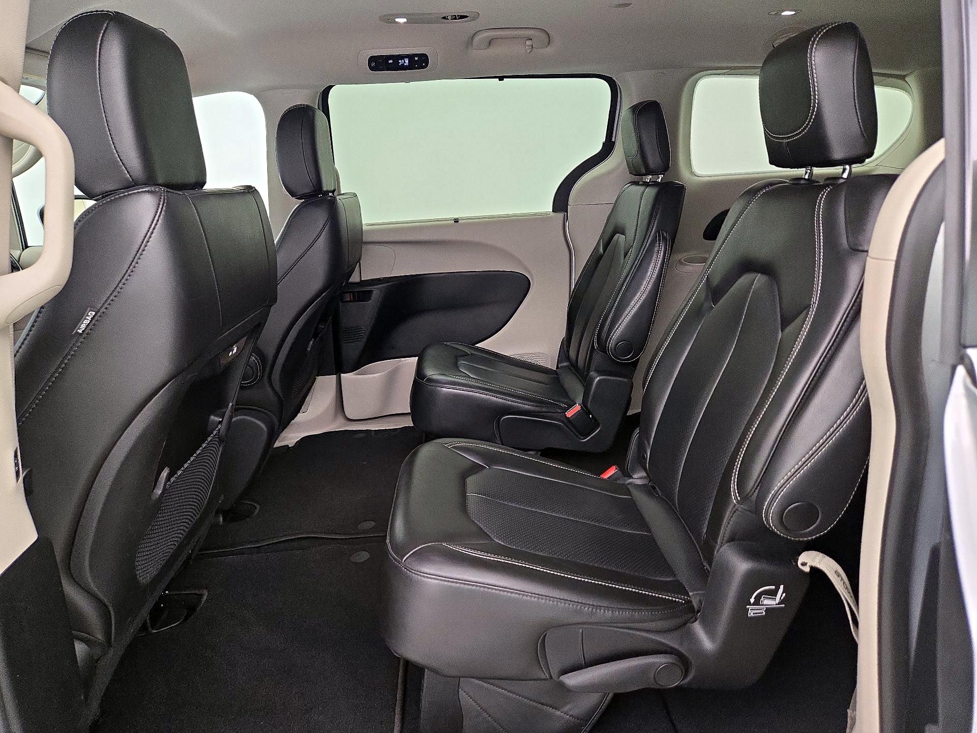 Thumbnail: 2023 Chrysler Pacifica - 19