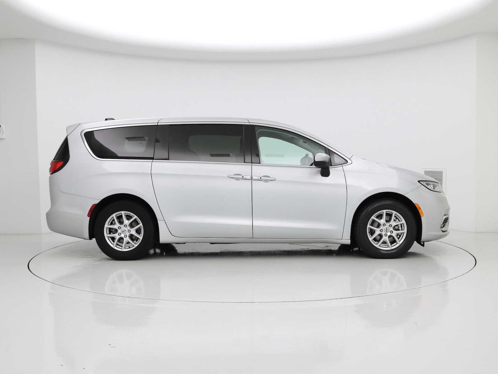 2023 Chrysler Pacifica Touring L - Photo 8