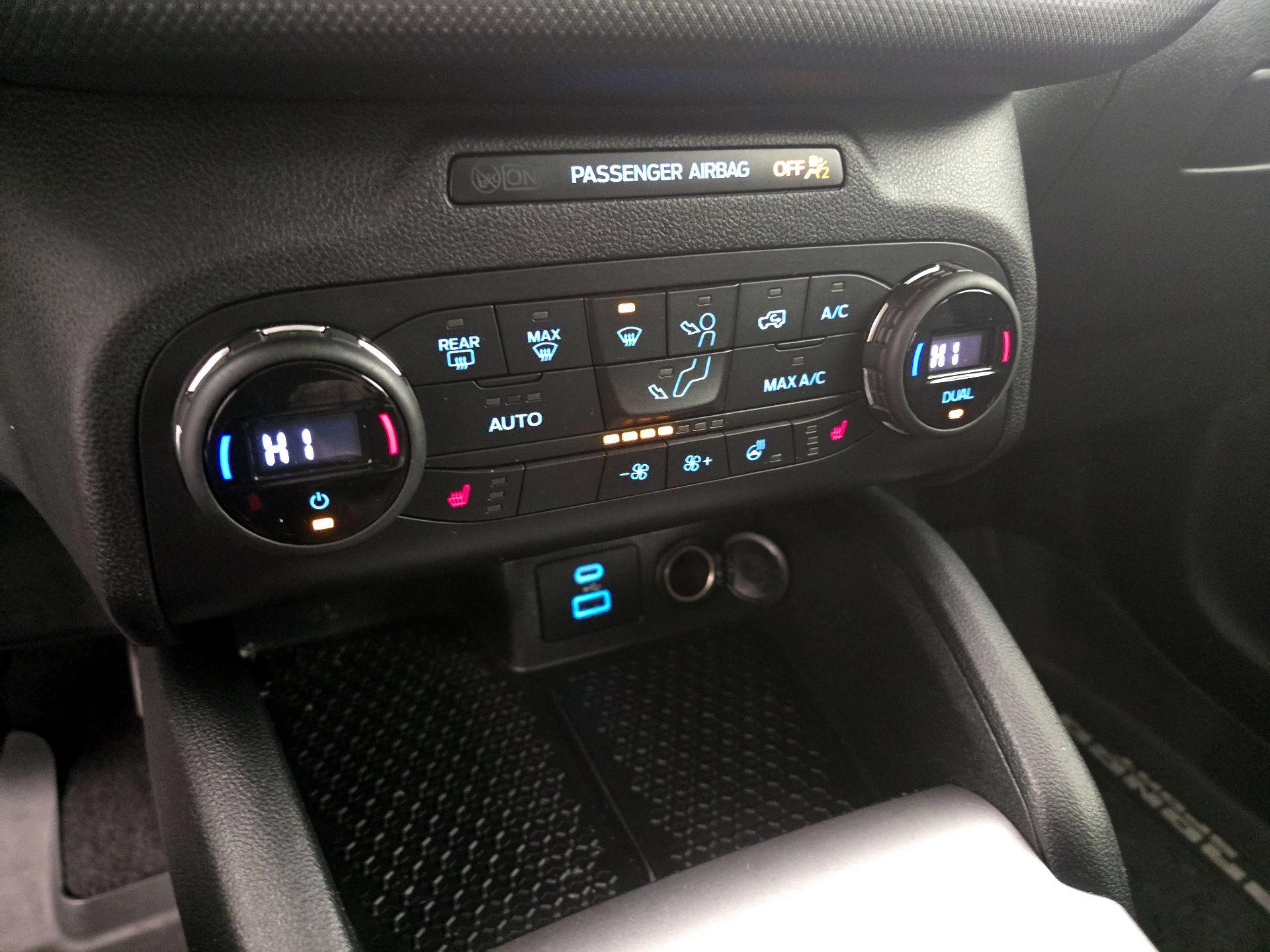 Thumbnail: 2021 Ford Bronco Sport - 16