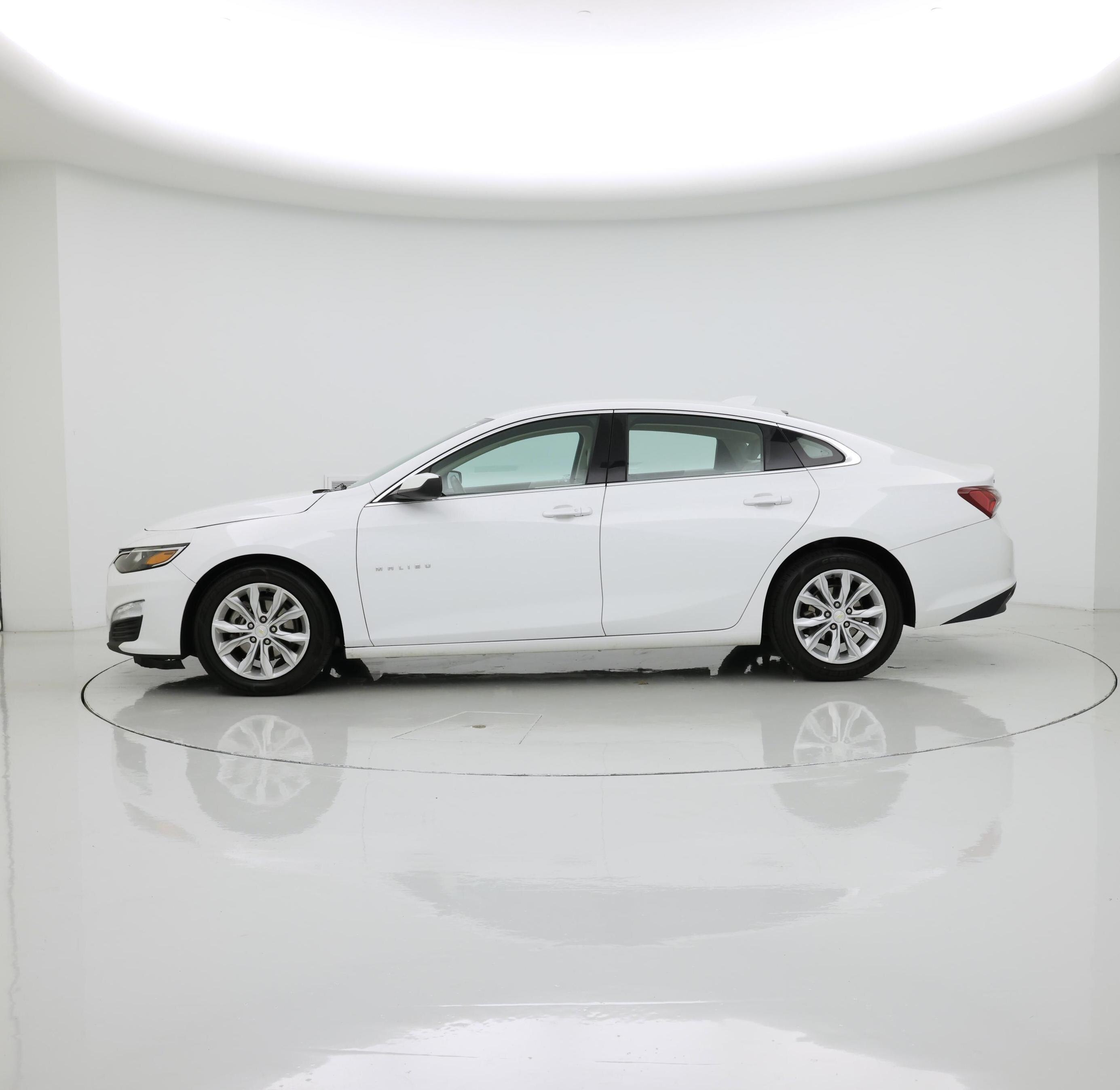 Thumbnail: 2020 Chevrolet Malibu - 3
