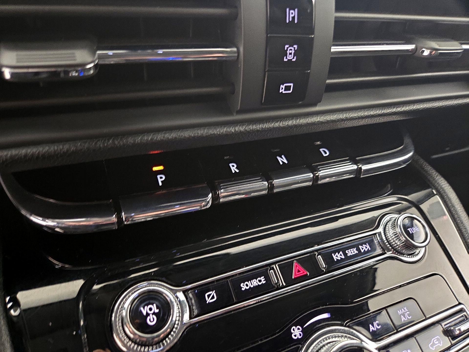 Thumbnail: 2021 Lincoln Corsair - 18