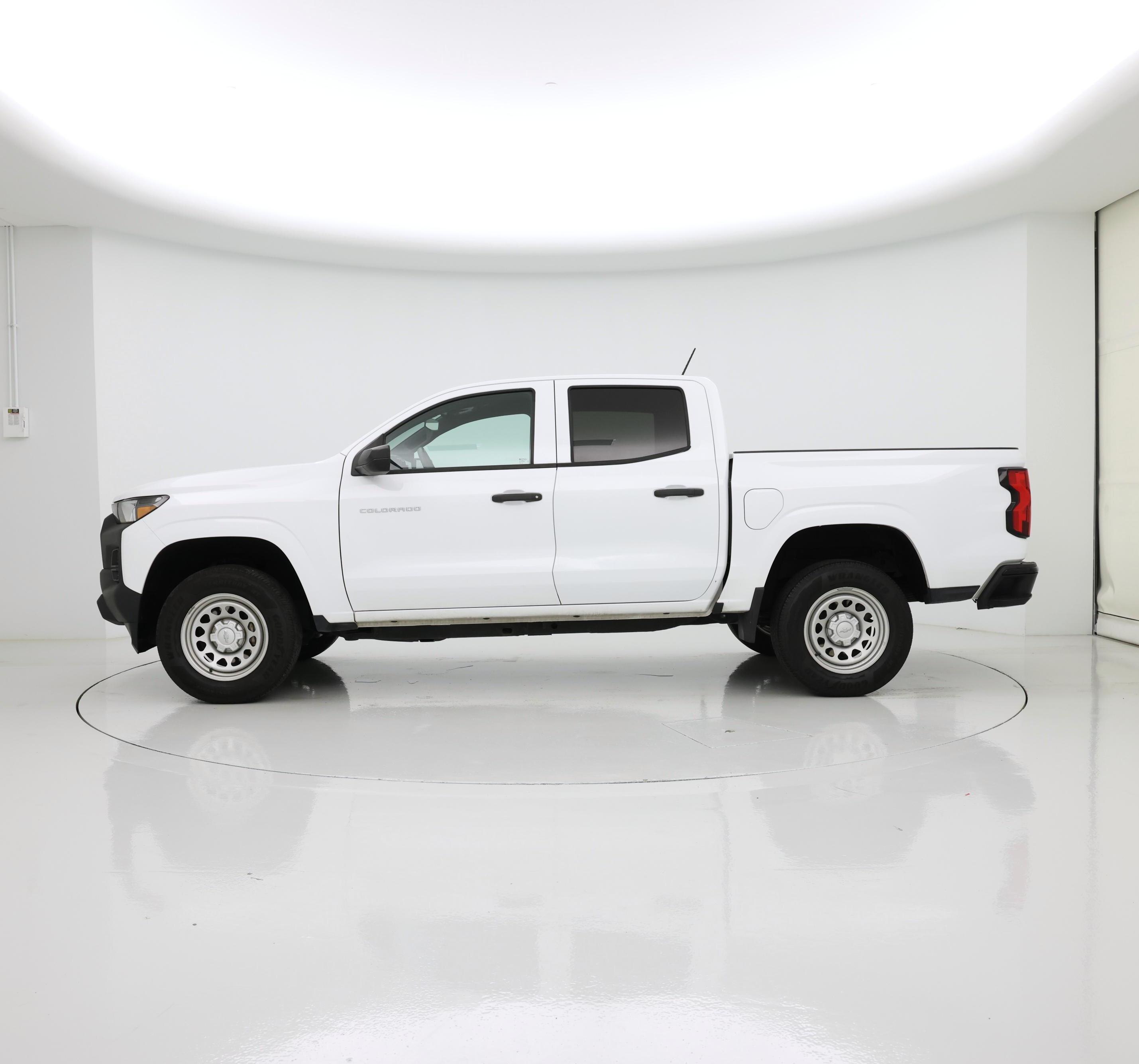 Thumbnail: 2023 Chevrolet Colorado - 3