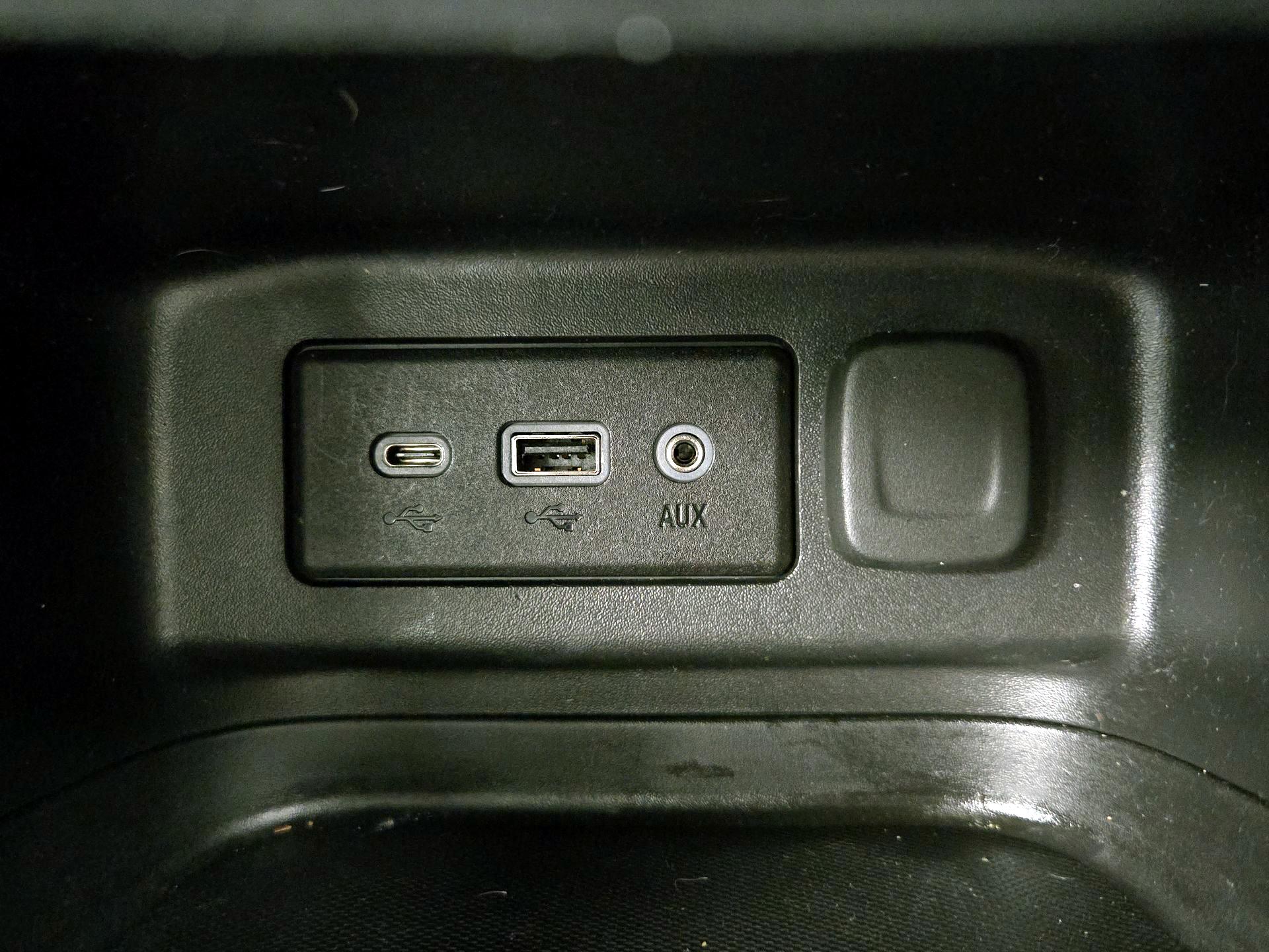 Thumbnail: 2023 Chevrolet Equinox - 18