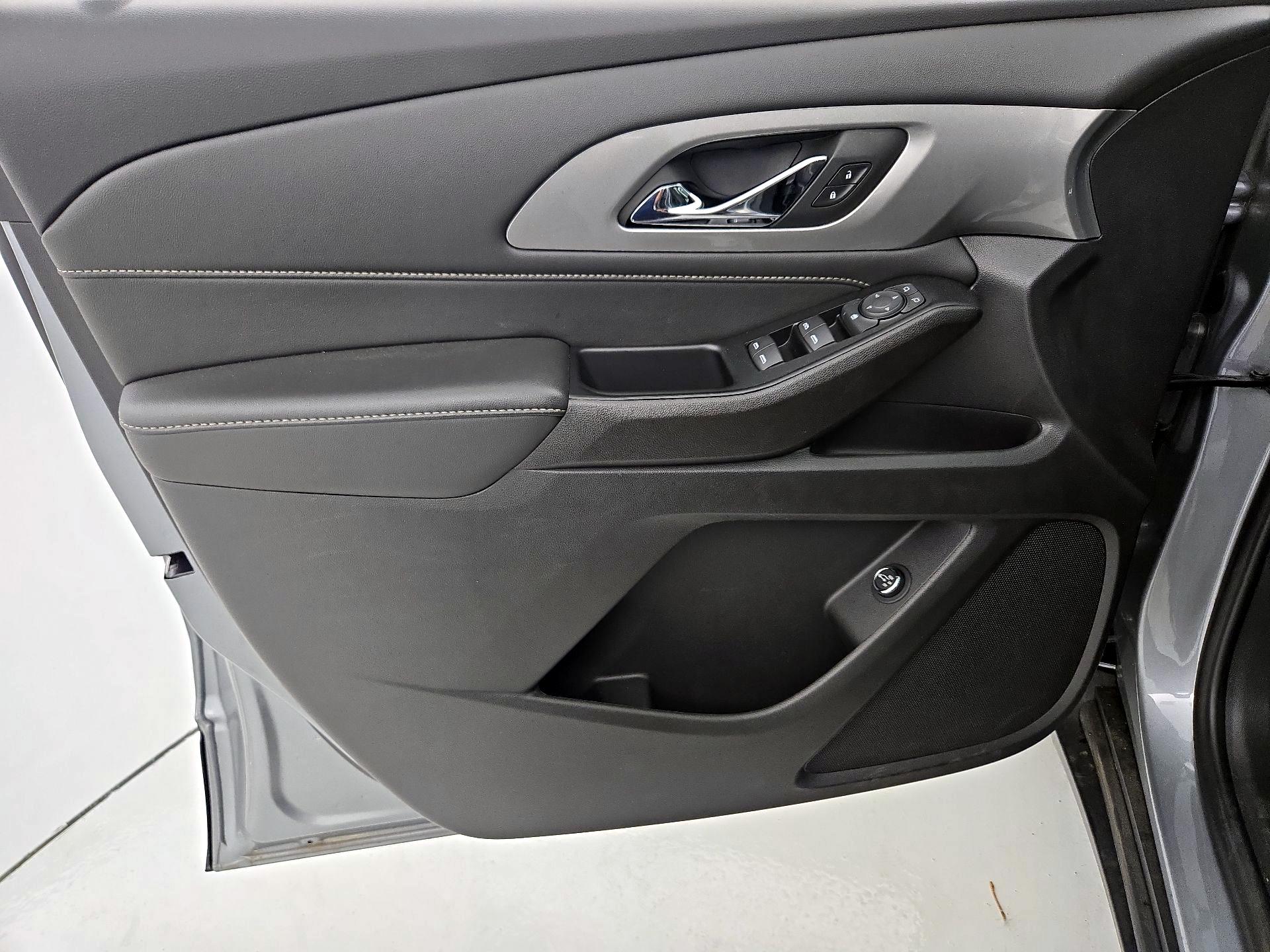 Thumbnail: 2023 Chevrolet Traverse - 12