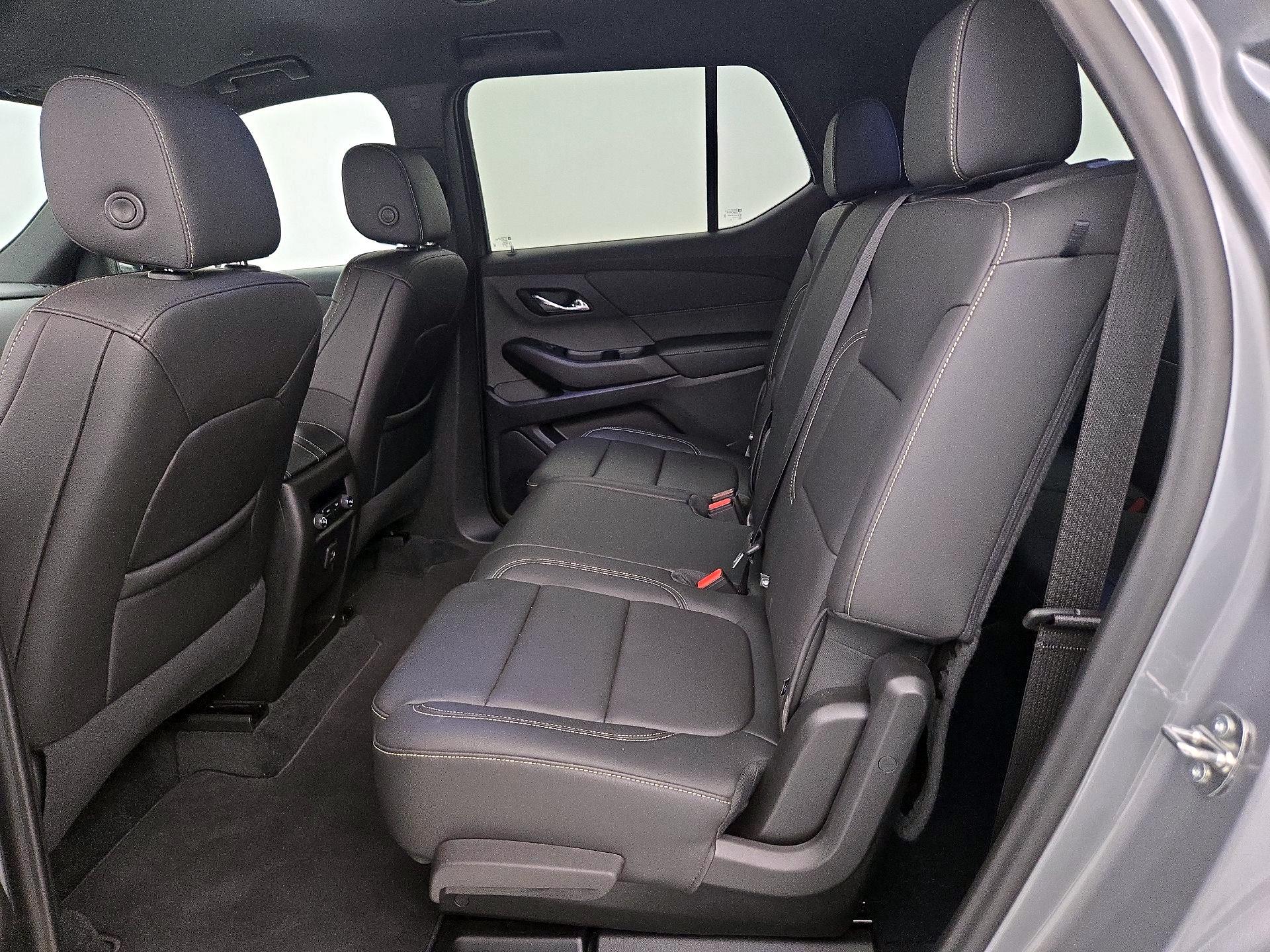 Thumbnail: 2023 Chevrolet Traverse - 19