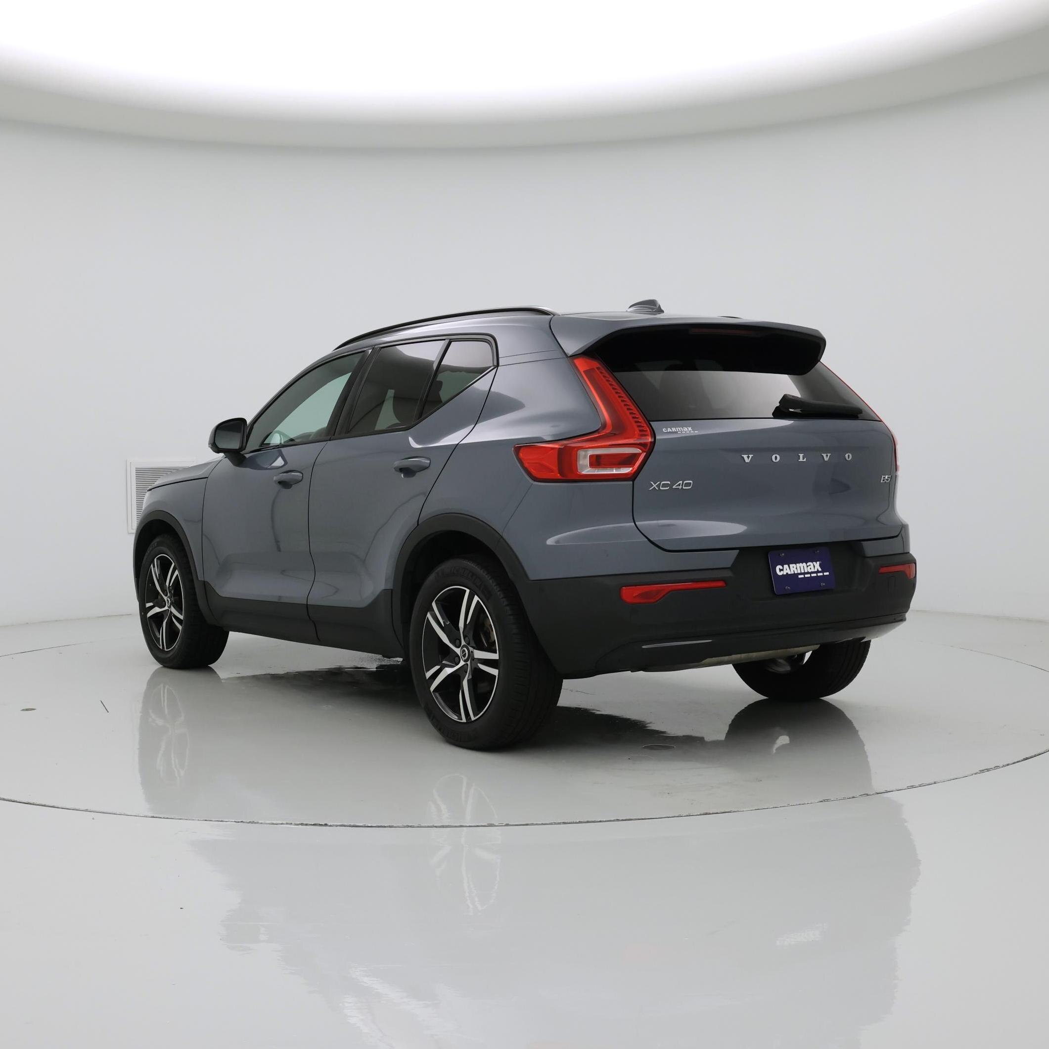 Thumbnail: 2023 Volvo XC40 - 2