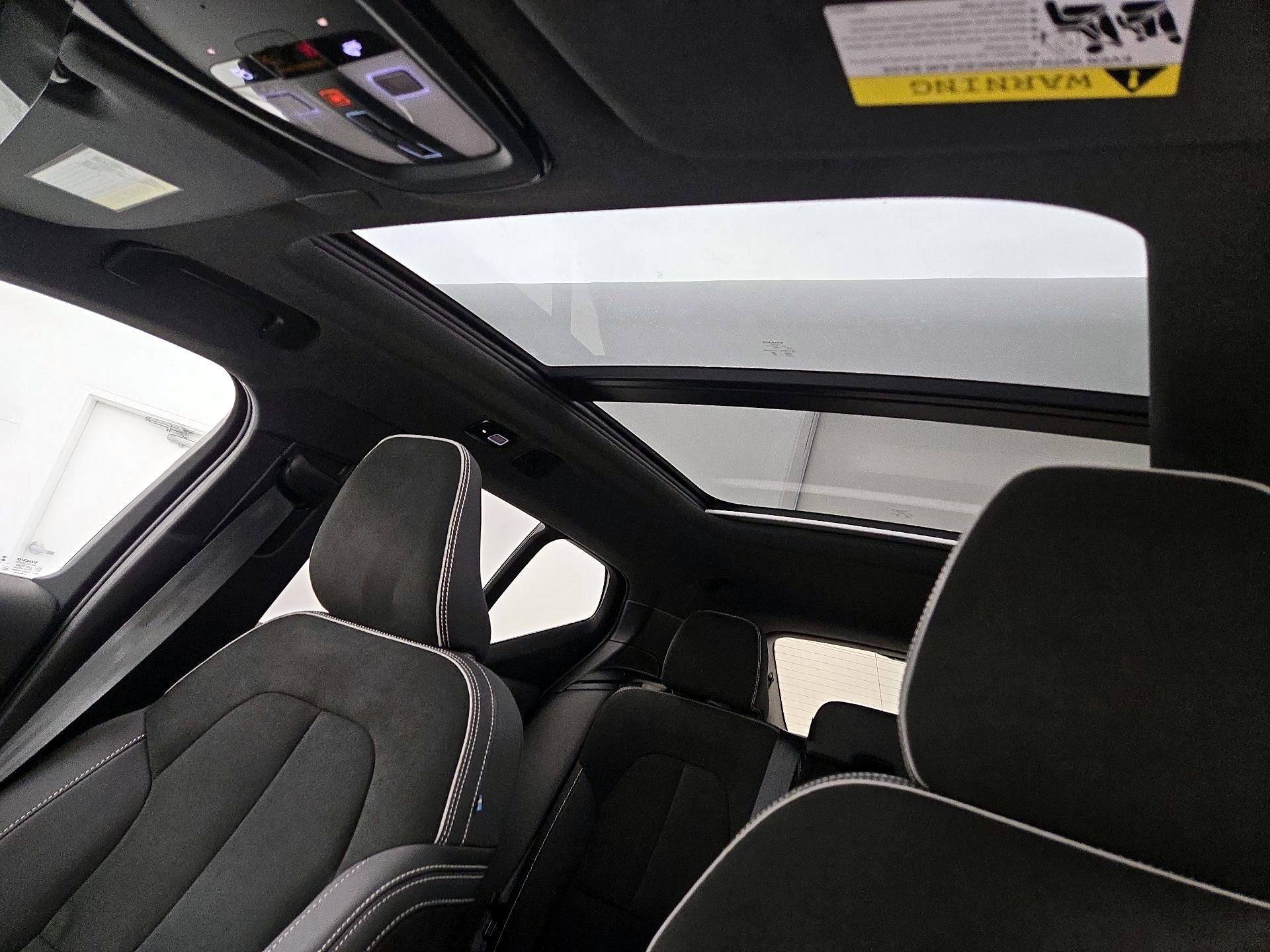 Thumbnail: 2023 Volvo XC40 - 20