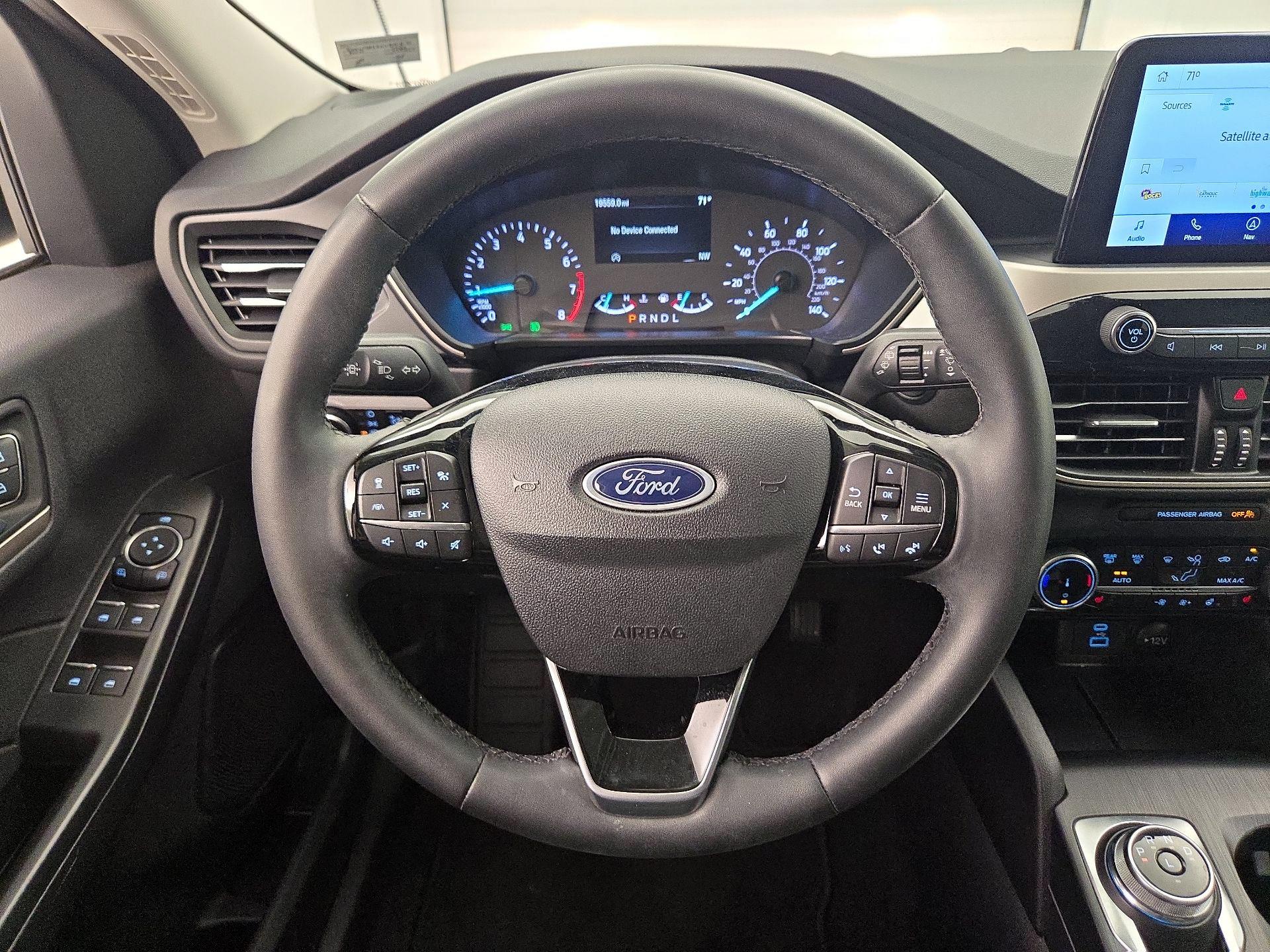 Thumbnail: 2022 Ford Escape - 10