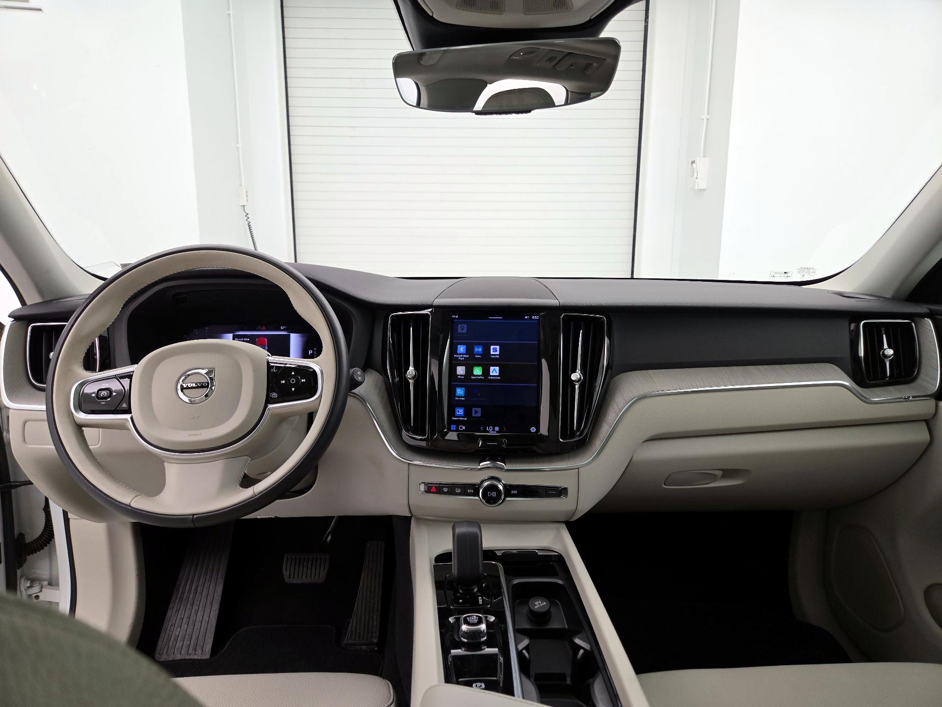 Thumbnail: 2023 Volvo XC60 - 9
