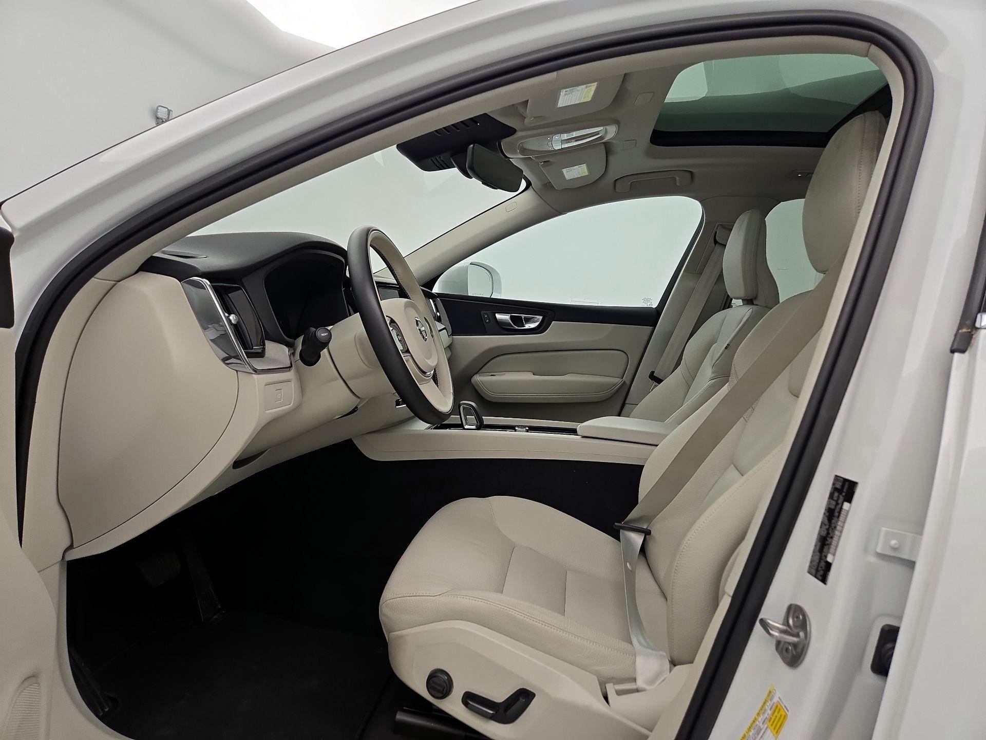 Thumbnail: 2023 Volvo XC60 - 11