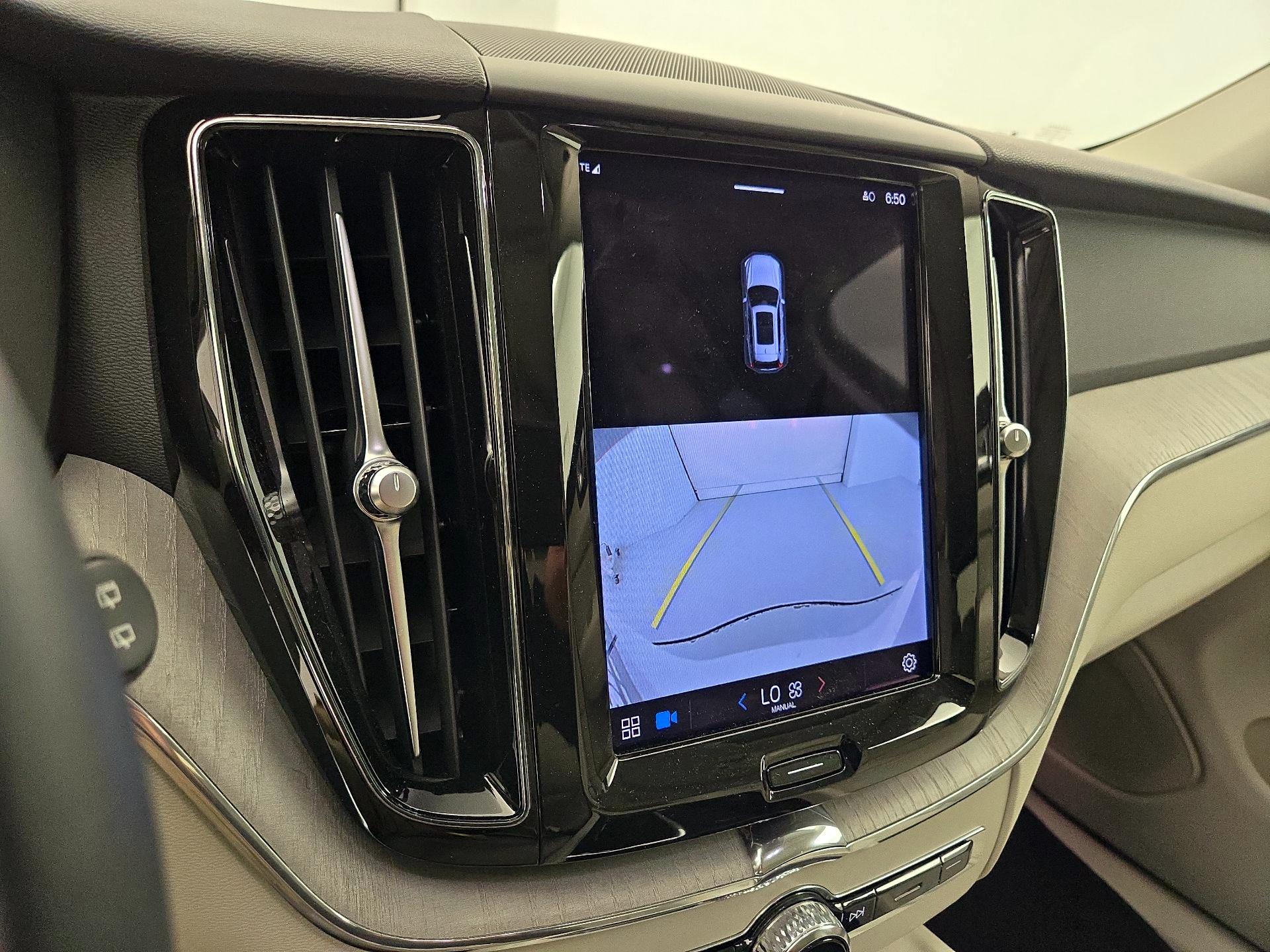 Thumbnail: 2023 Volvo XC60 - 14