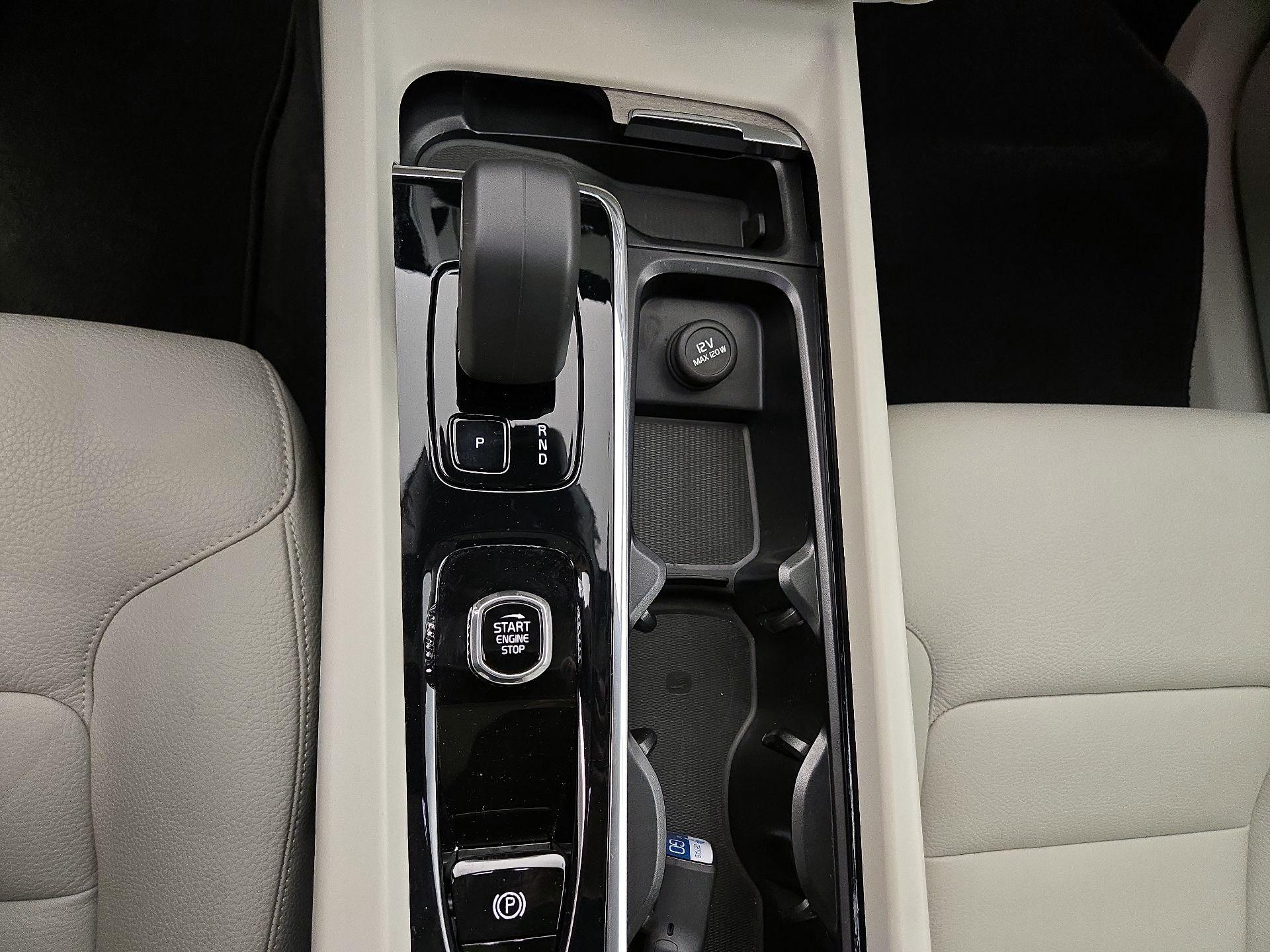 Thumbnail: 2023 Volvo XC60 - 17
