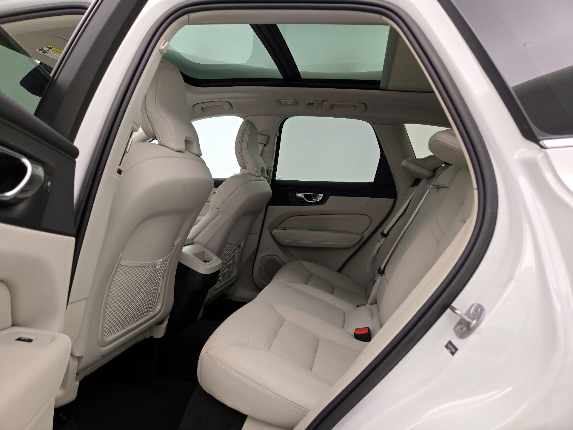 Thumbnail: 2023 Volvo XC60 - 20