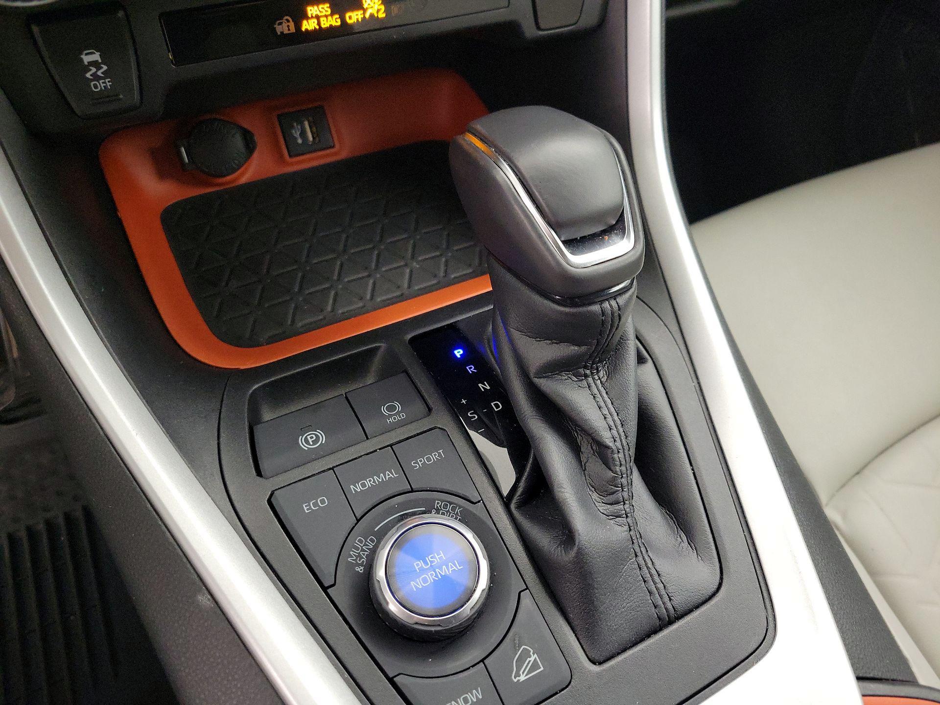 Thumbnail: 2023 Toyota RAV4 - 17