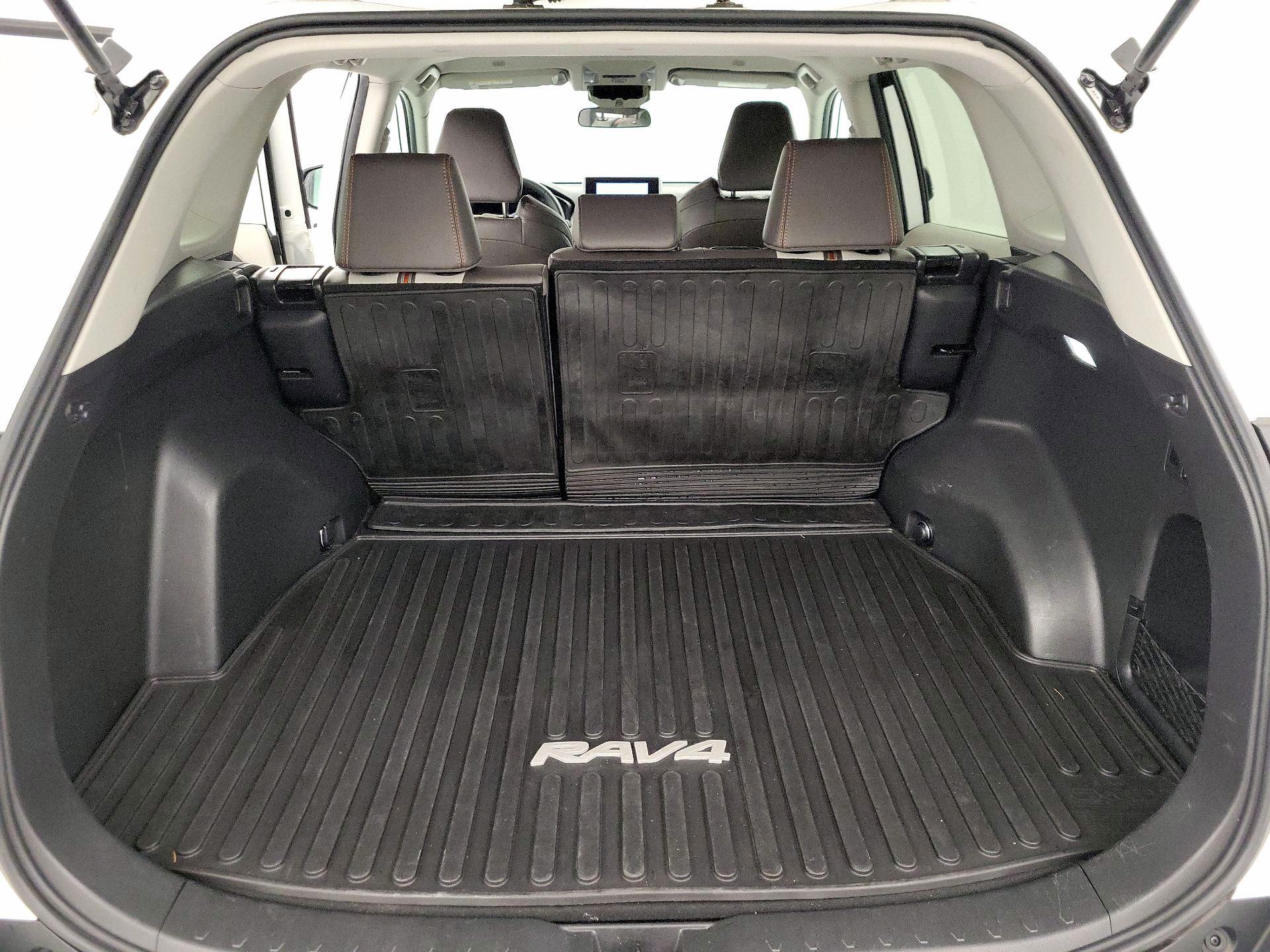 Thumbnail: 2023 Toyota RAV4 - 20