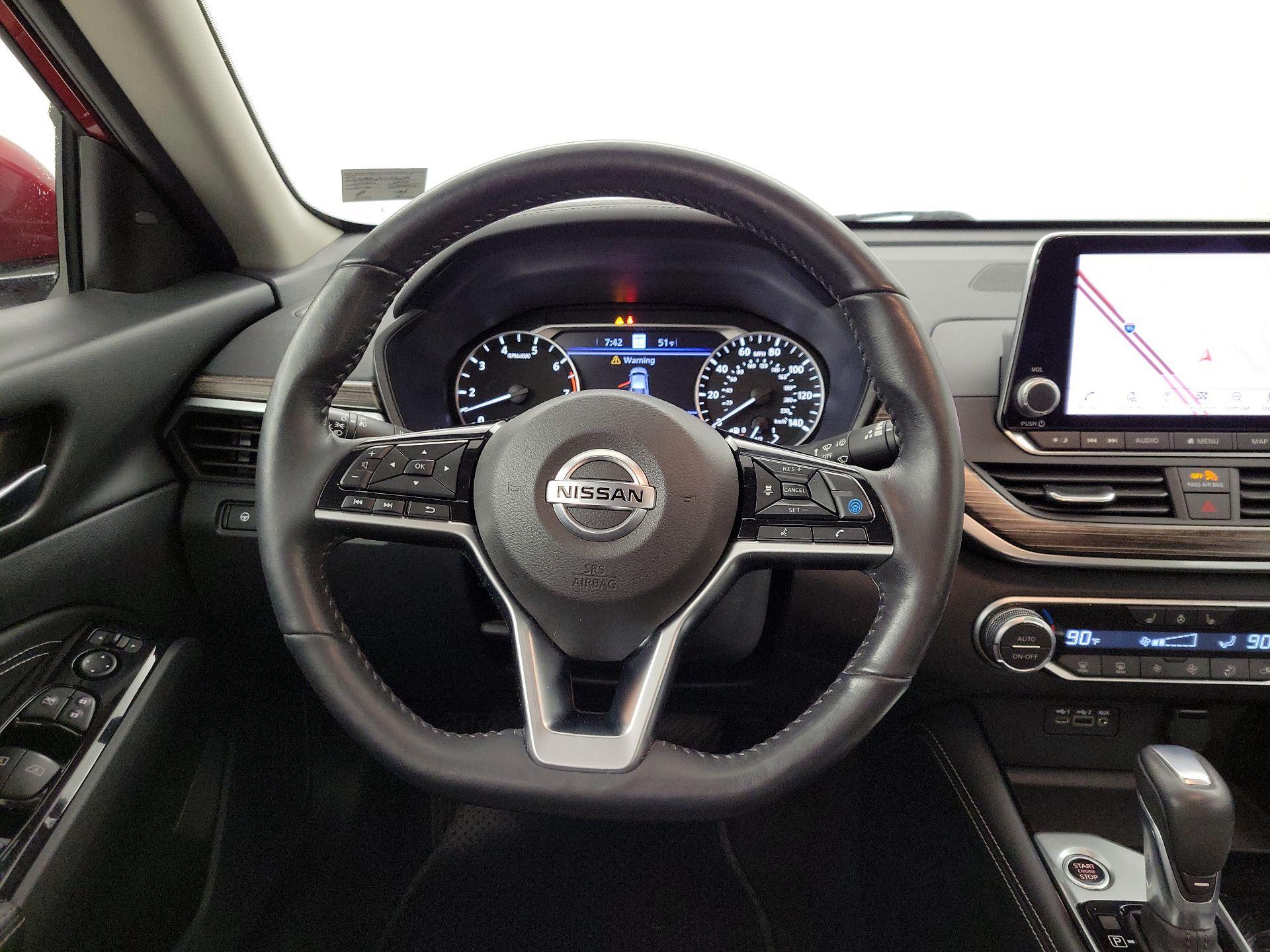 Thumbnail: 2022 Nissan Altima - 10