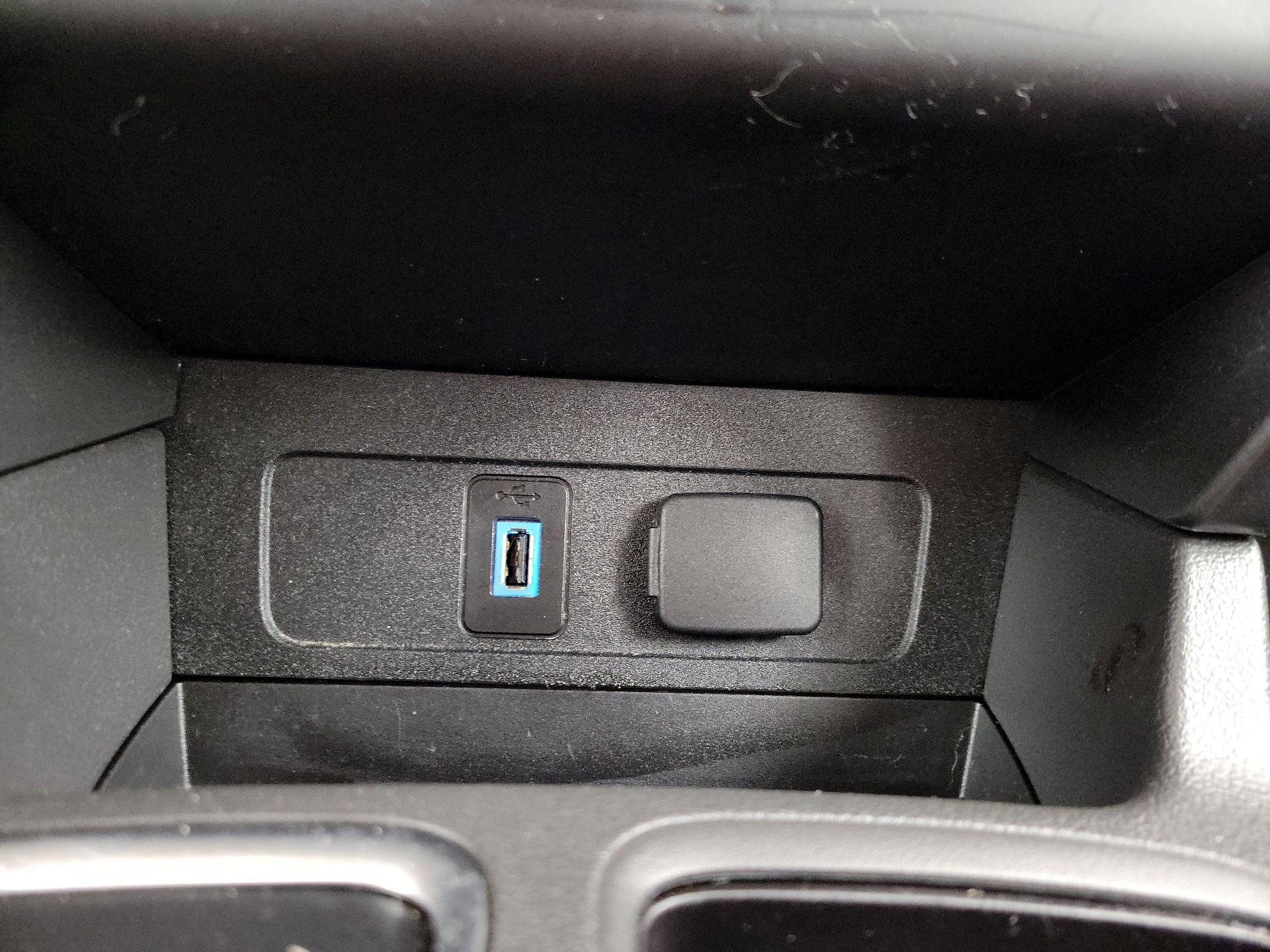 Thumbnail: 2017 Ford Escape - 18