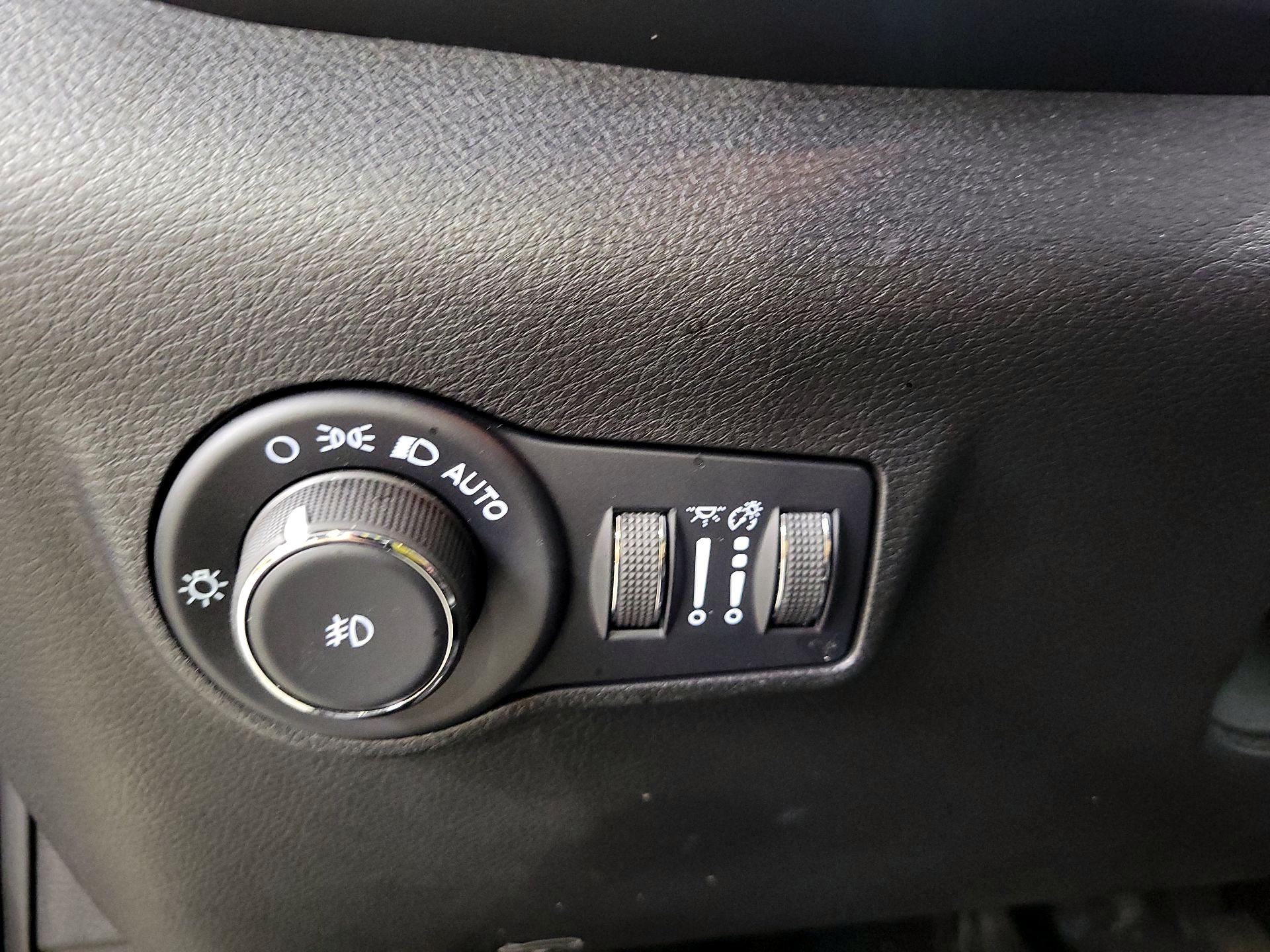 Thumbnail: 2022 Jeep Compass - 13