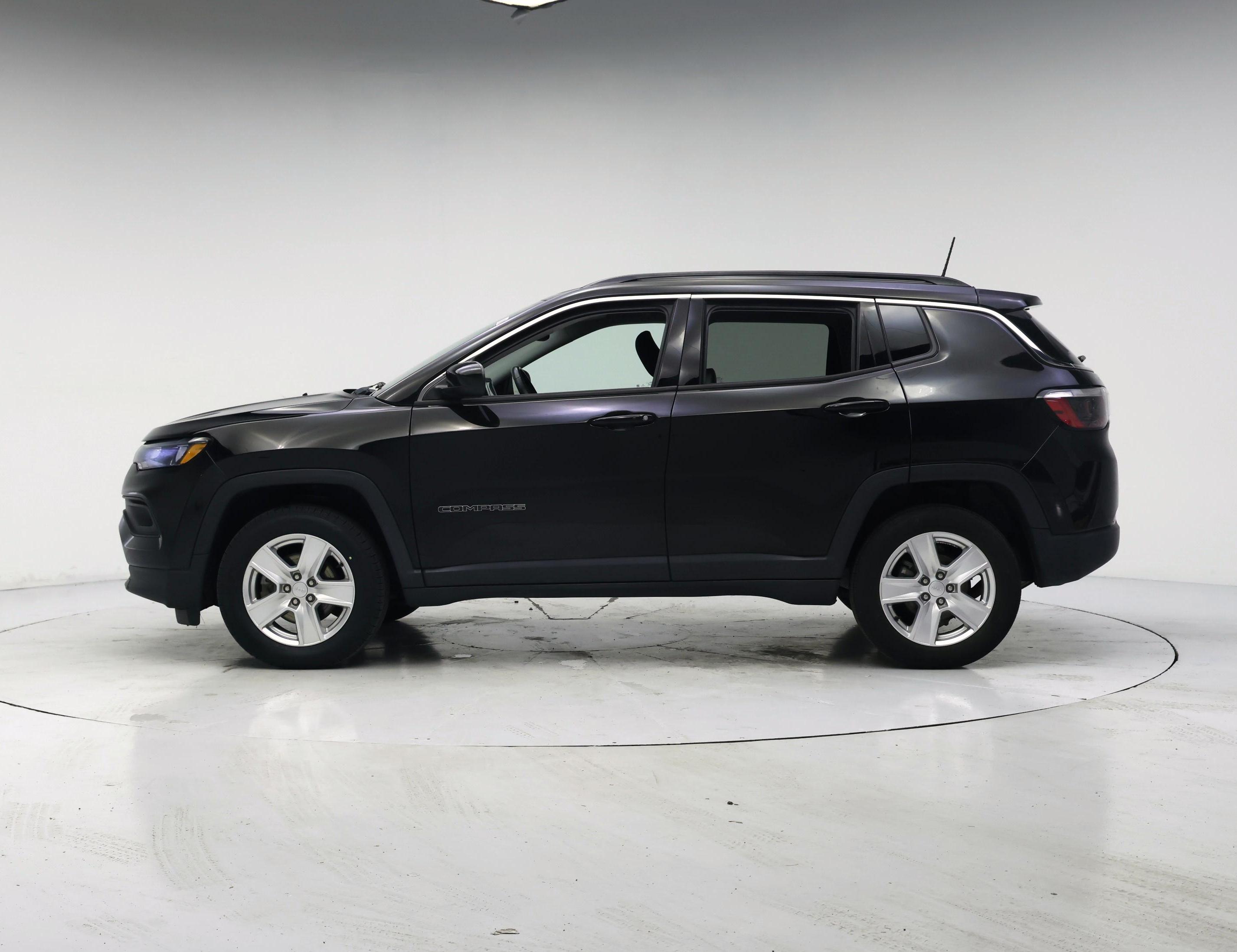 Thumbnail: 2022 Jeep Compass - 3