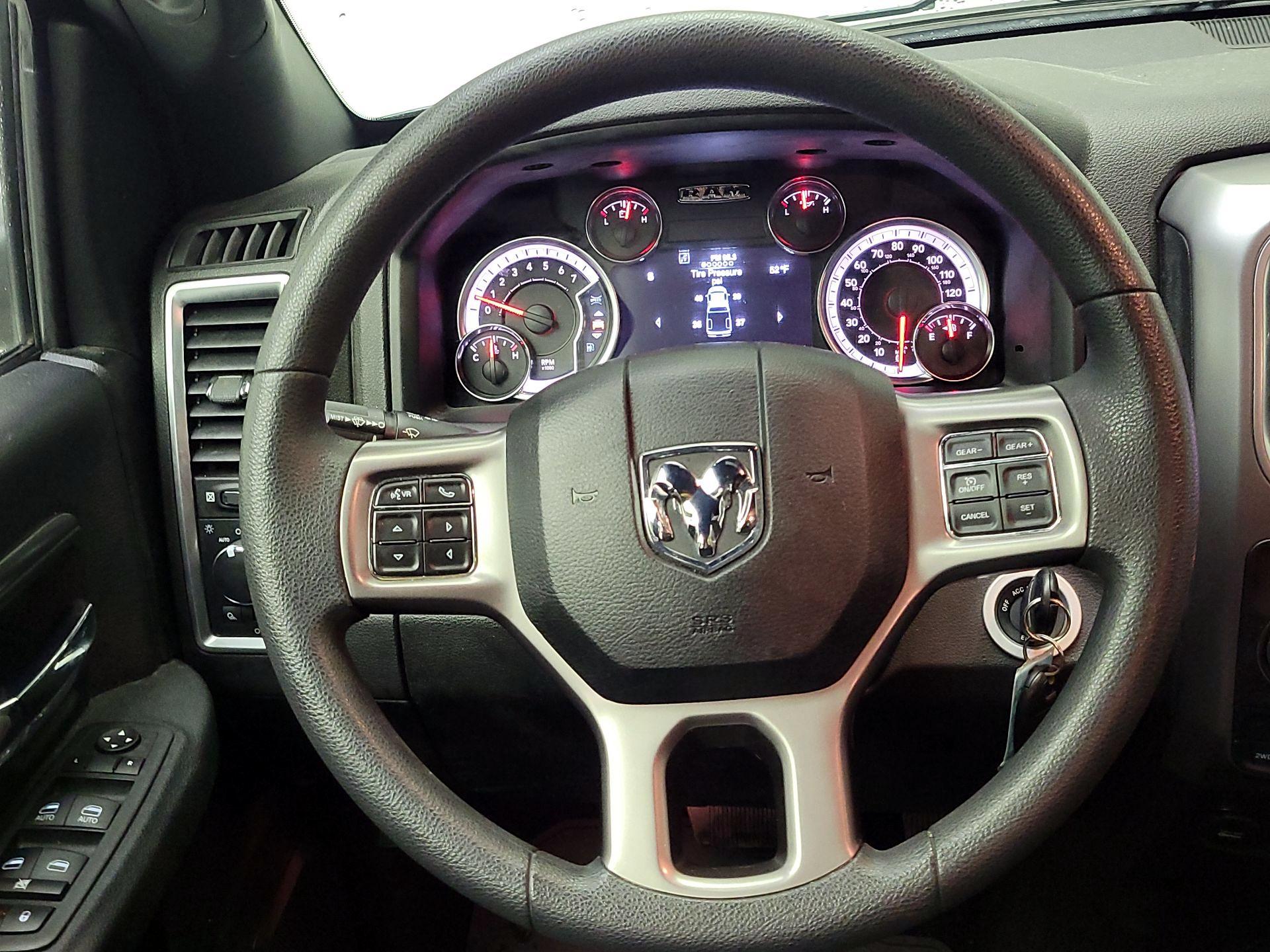 Thumbnail: 2022 RAM 1500 Classic - 10