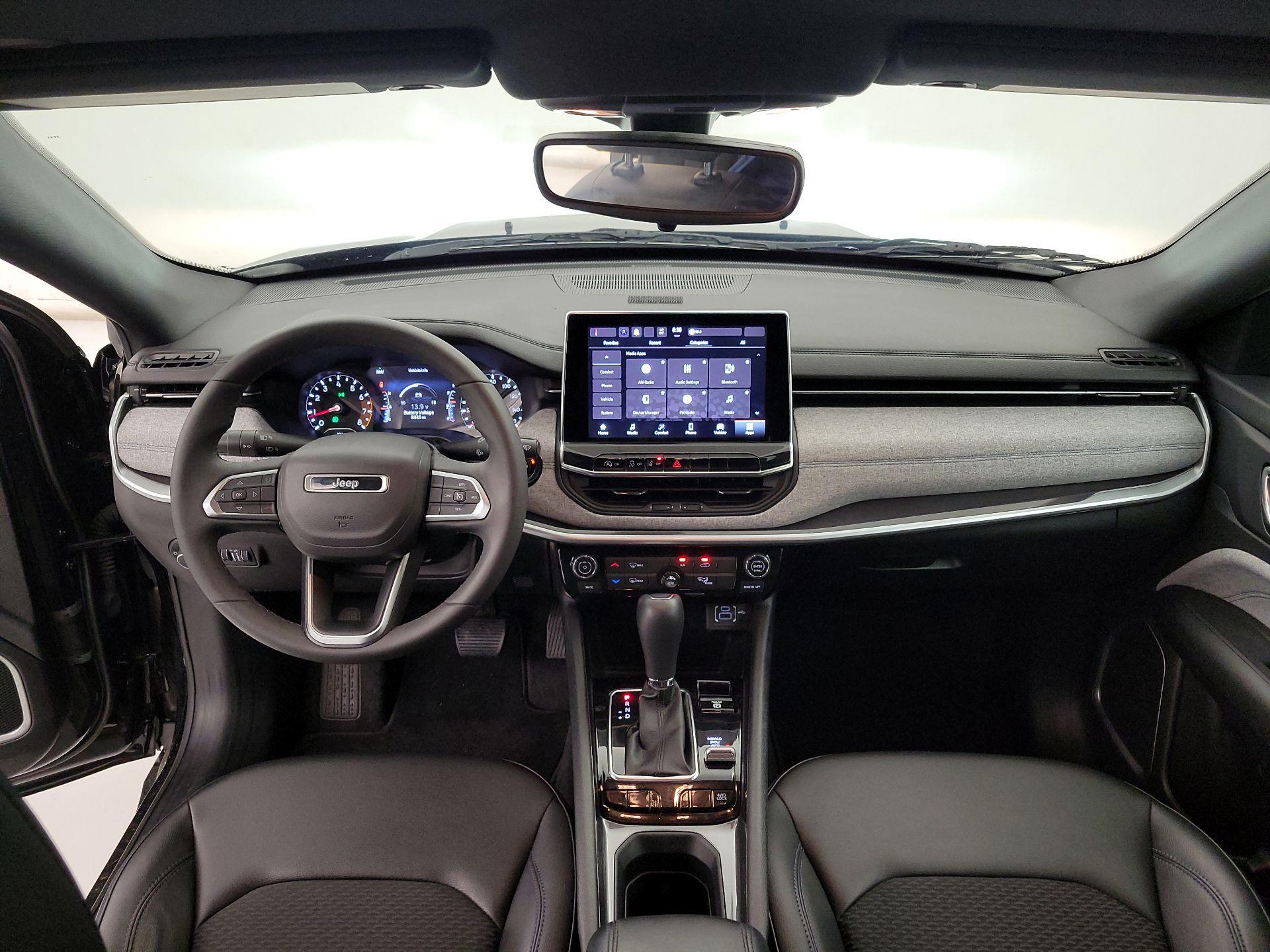 Thumbnail: 2023 Jeep Compass - 9