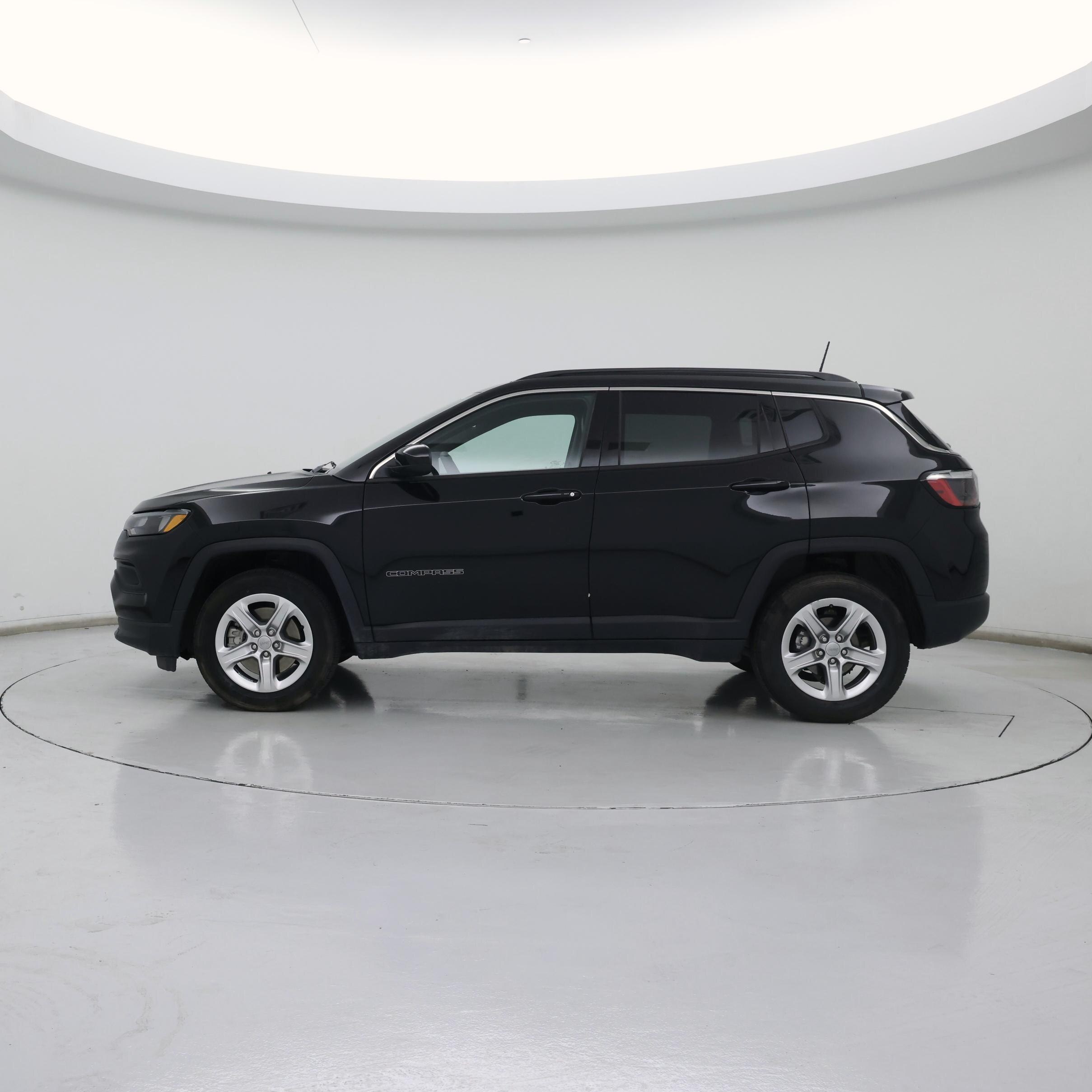 Thumbnail: 2023 Jeep Compass - 3
